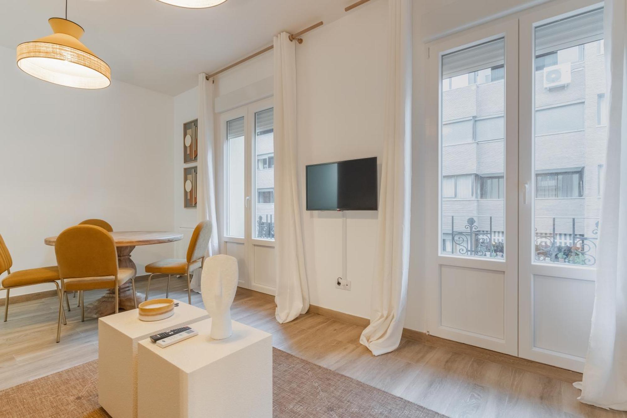 Spacious Modern-2bedrooms 2bathrooms-chamberi Apartment Madrid