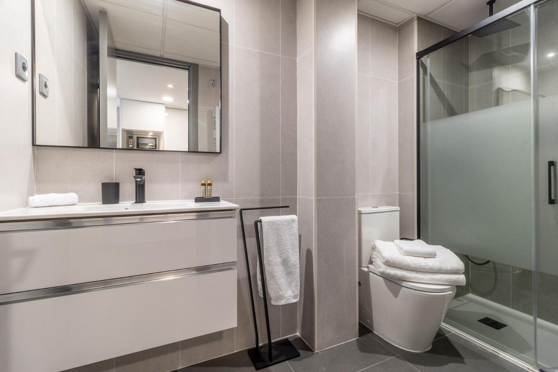 Apartamento Cozy Loft Near El Rastro With A Touch Of Charm - Latina Toledo Iii Madri