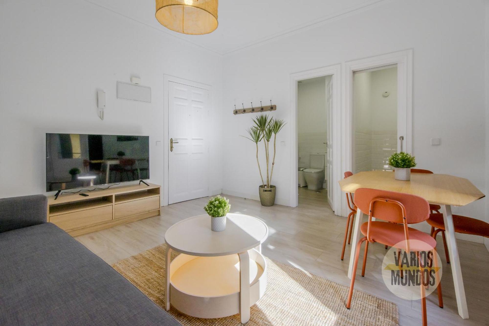 Elegant 4pax En Letras-cortes * Madrid