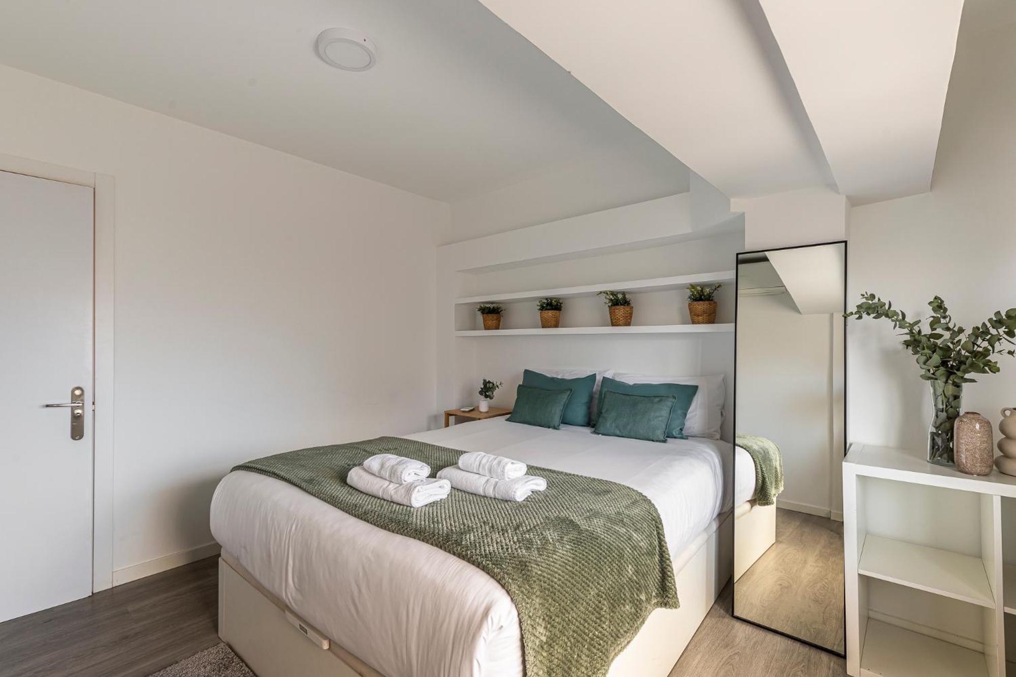 Queens Retiro Apartment