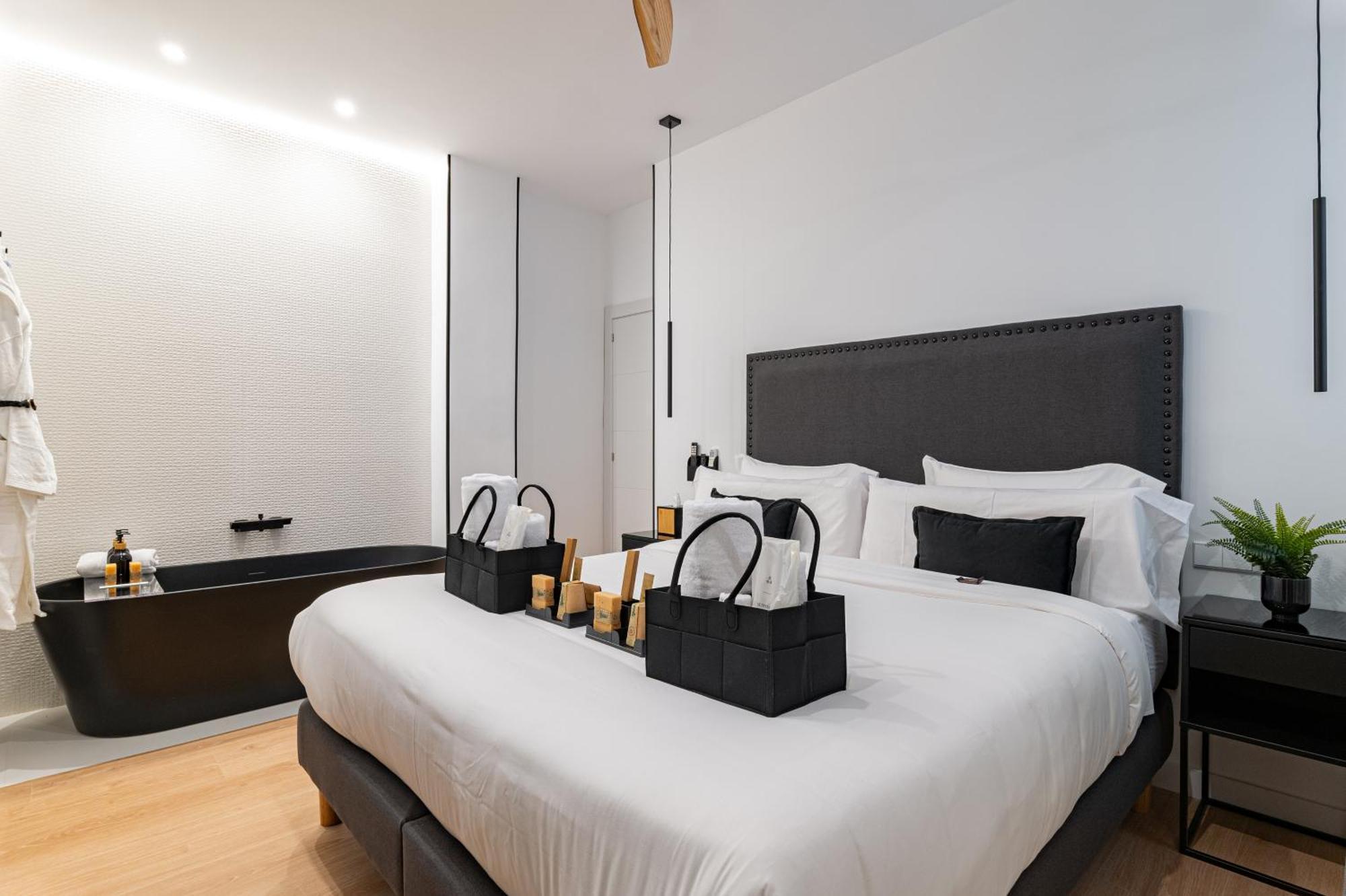Honey In The Center Of Apartment Madrid