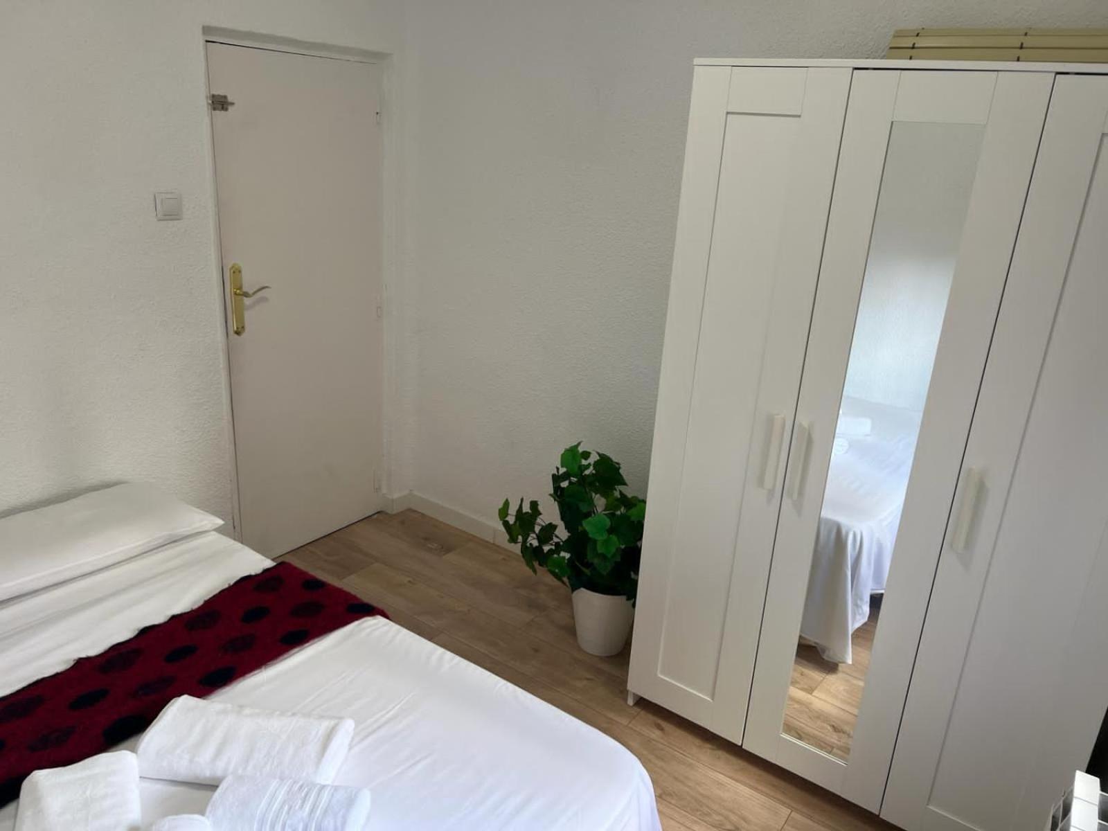 Ar2 Luminoso Piso De 3 Habs Con Balcon Y Wifi * Madrid