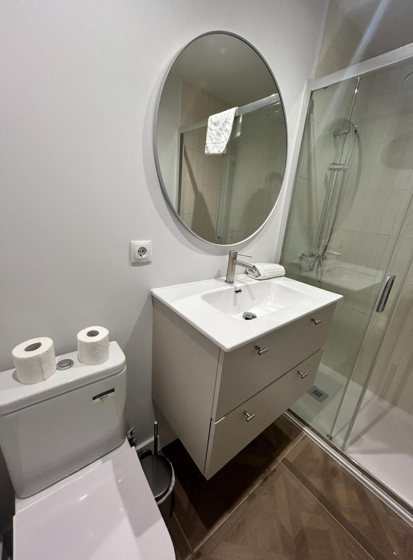 Apartamento Sunny 9pax 4 En Minas-malasana E3