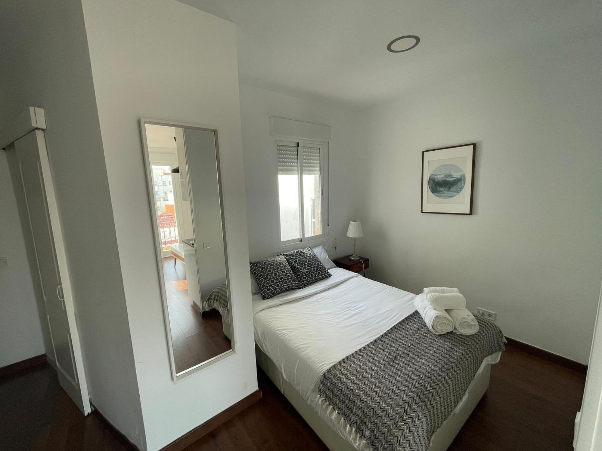 Estudio Con Terraza Ibizaretiro Ii Madri