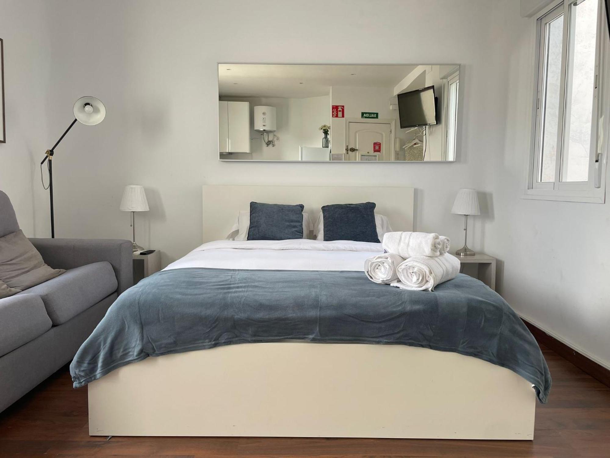 Estudio Con Terraza Ibizaretiro I Privatunterkunft *
