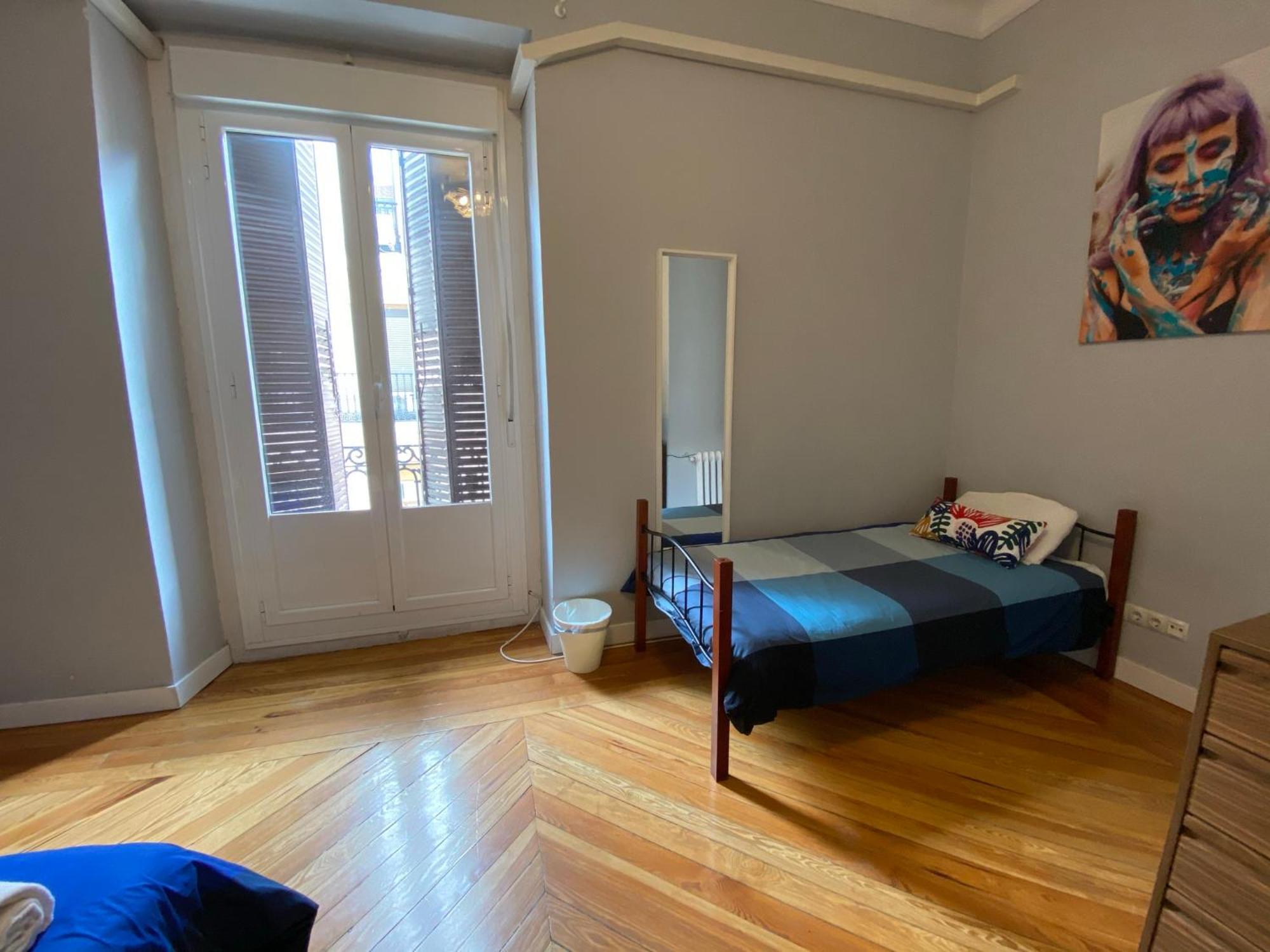 Arc House - Puerta Del Sol Only Adults Hostel