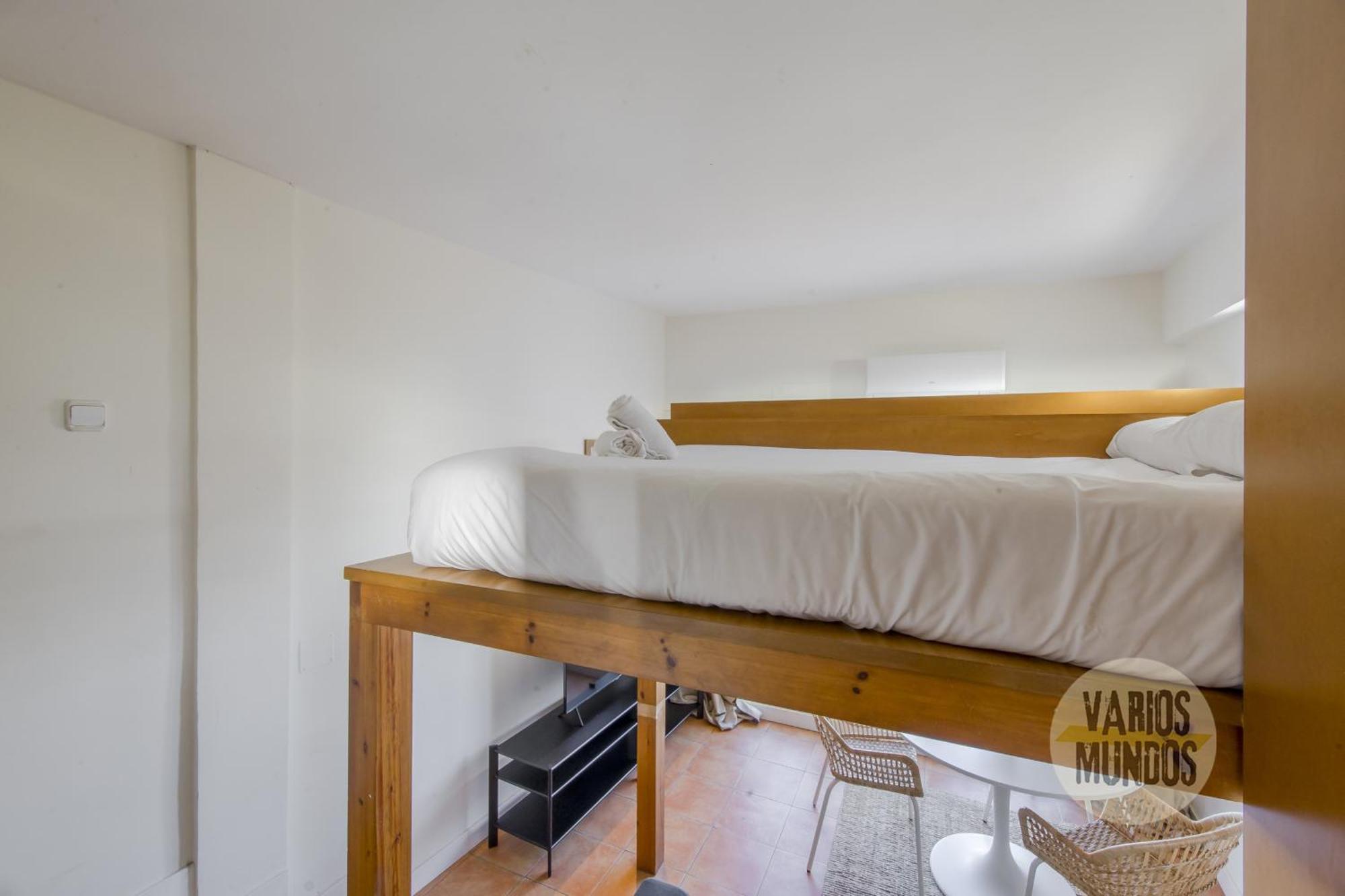 Fabuloso Atico Doble Altura 3pax En Chueca Lejlighed
