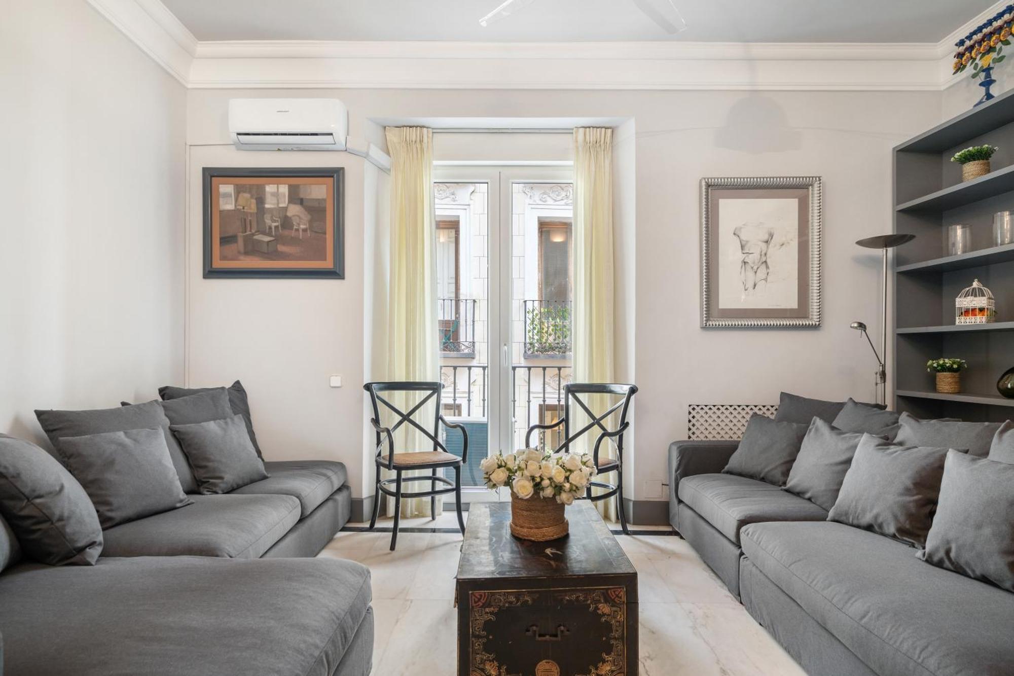 Art & Chic In Trendy Chueca *