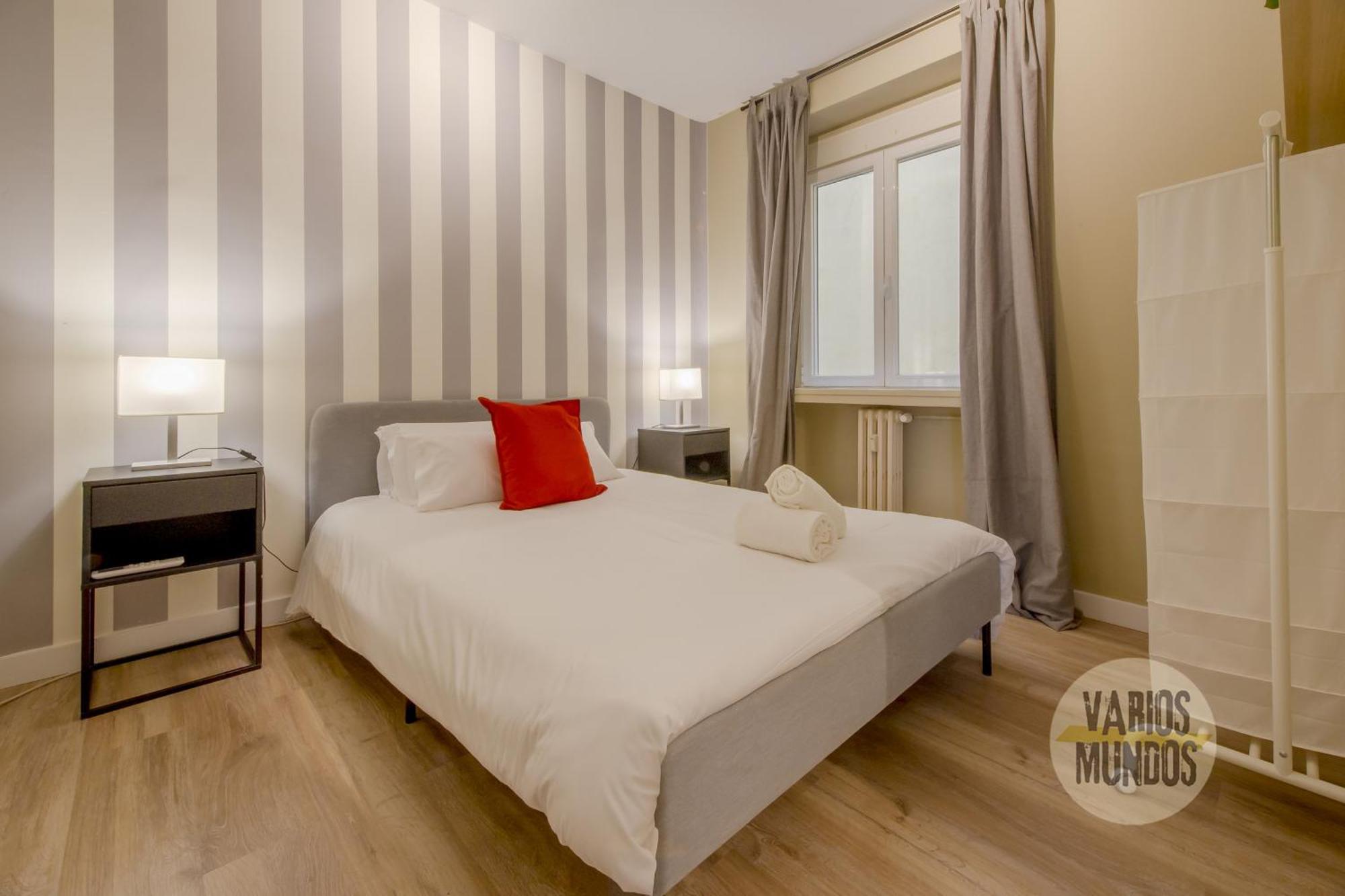 Apartment Practico 7pax En Calle Santa Ana Centro De Madrid