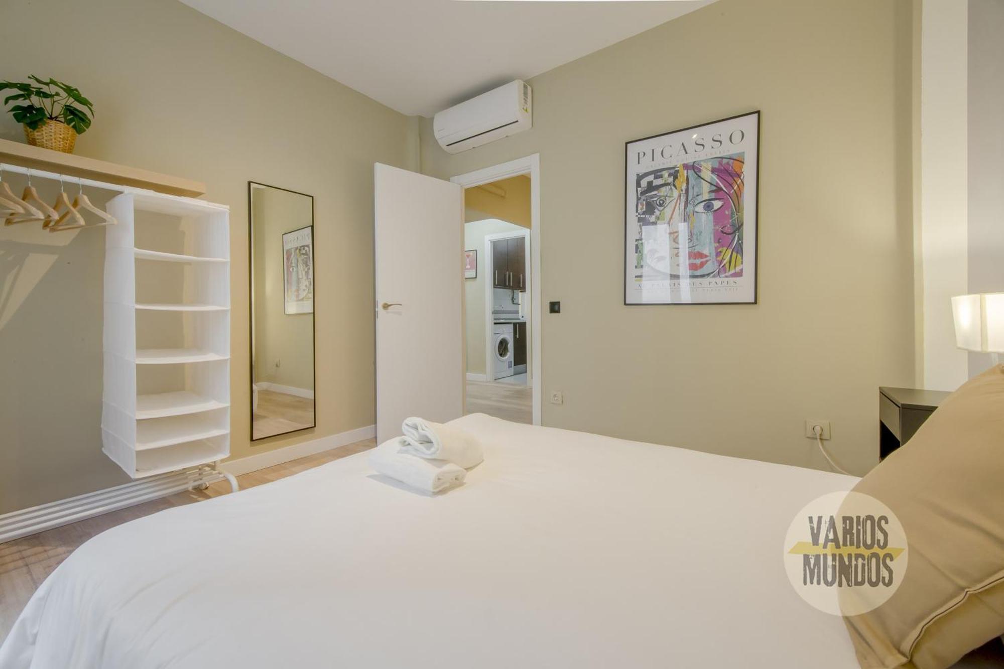 Practico 7pax En Calle Santa Ana Centro De Apartamento Madrid