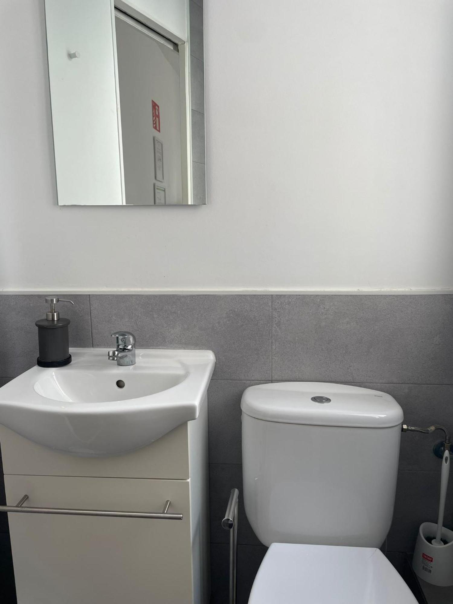 Estudio Con Terraza Ibizaretiro Ii * Madri
