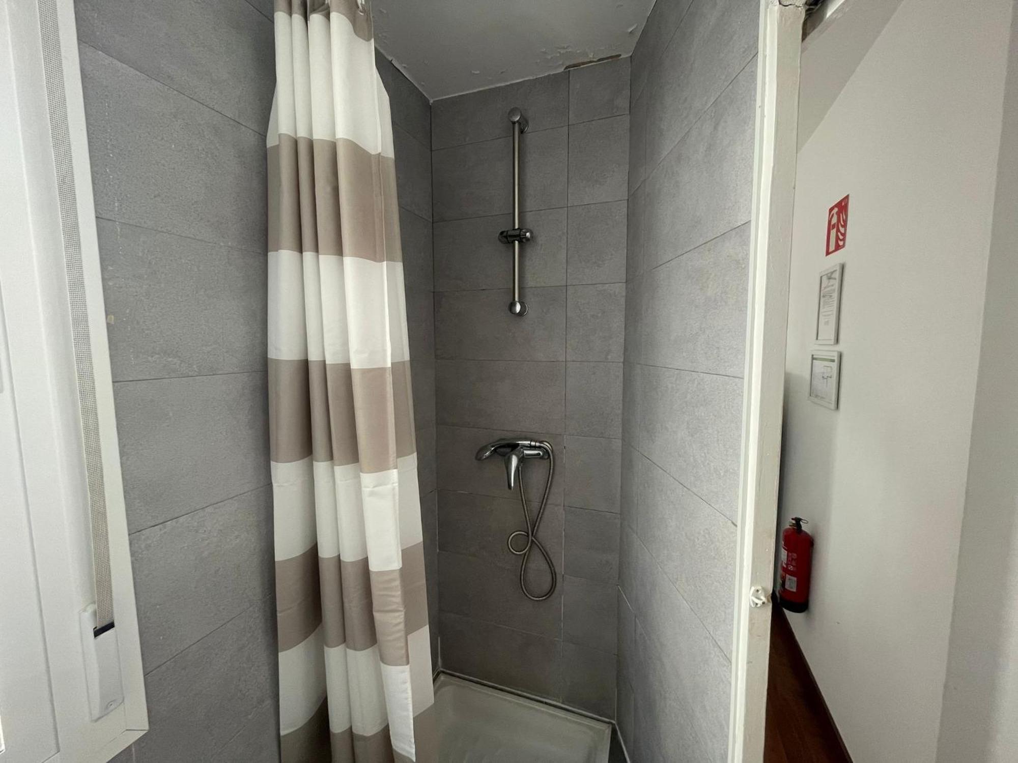 Estudio Con Terraza Ibizaretiro Ii Madri