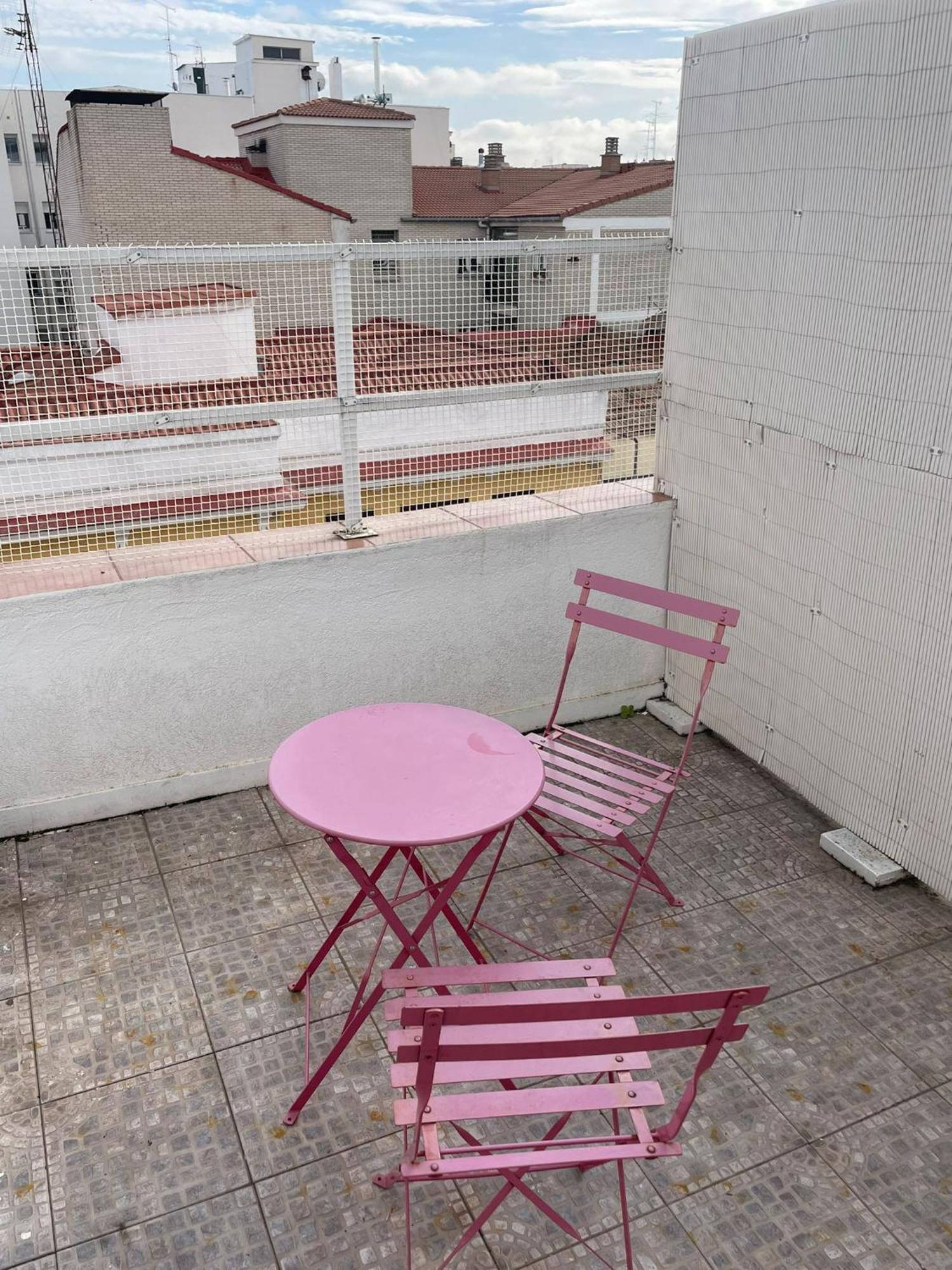 Estudio Con Terraza Ibizaretiro Ii * Madri
