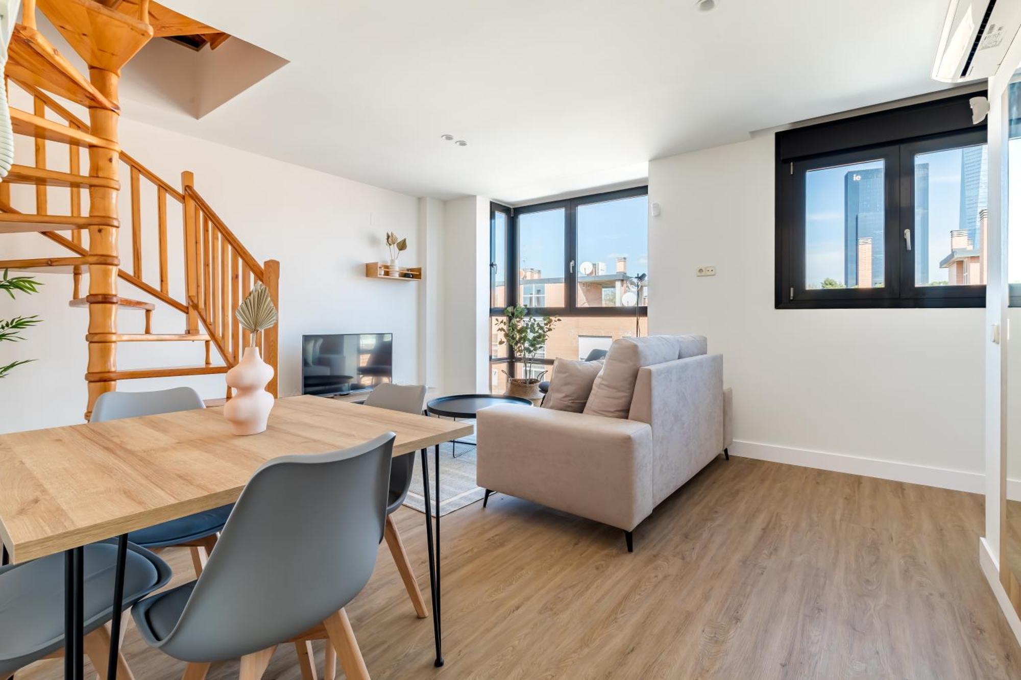 Caterina Cuatro Torres Apartment