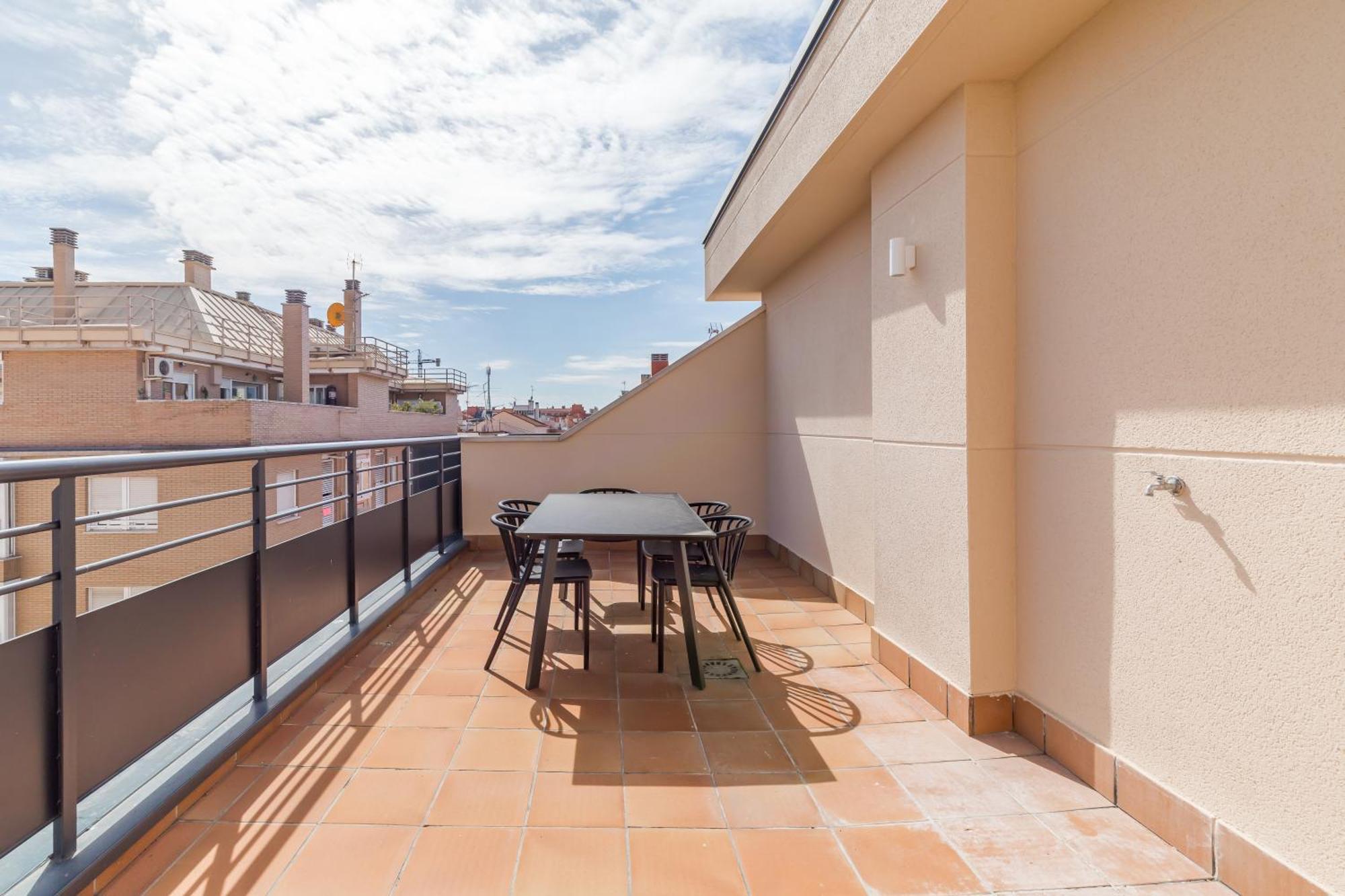 Caterina Cuatro Torres Apartment Madrid