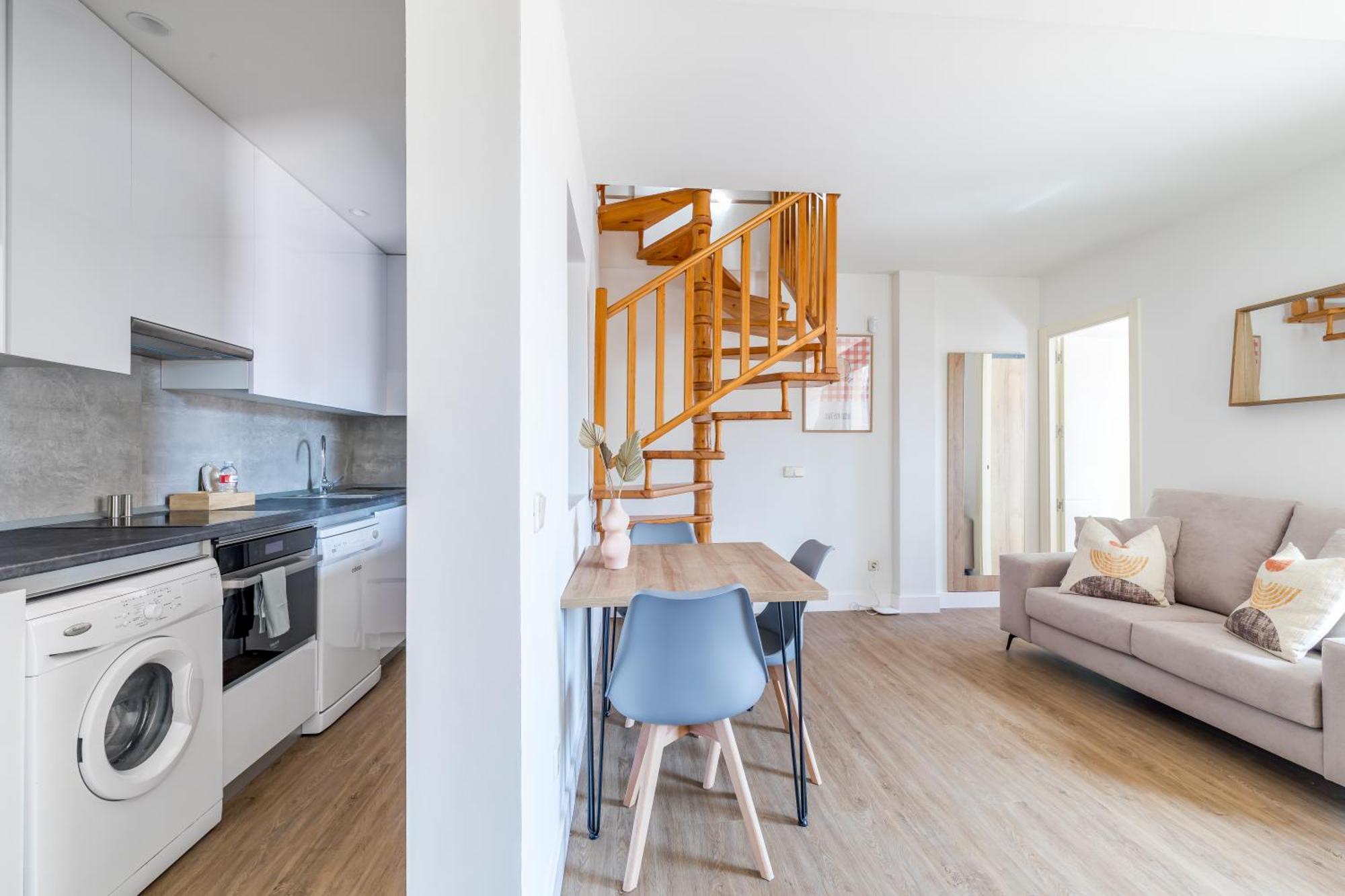 Caterina Cuatro Torres Apartment