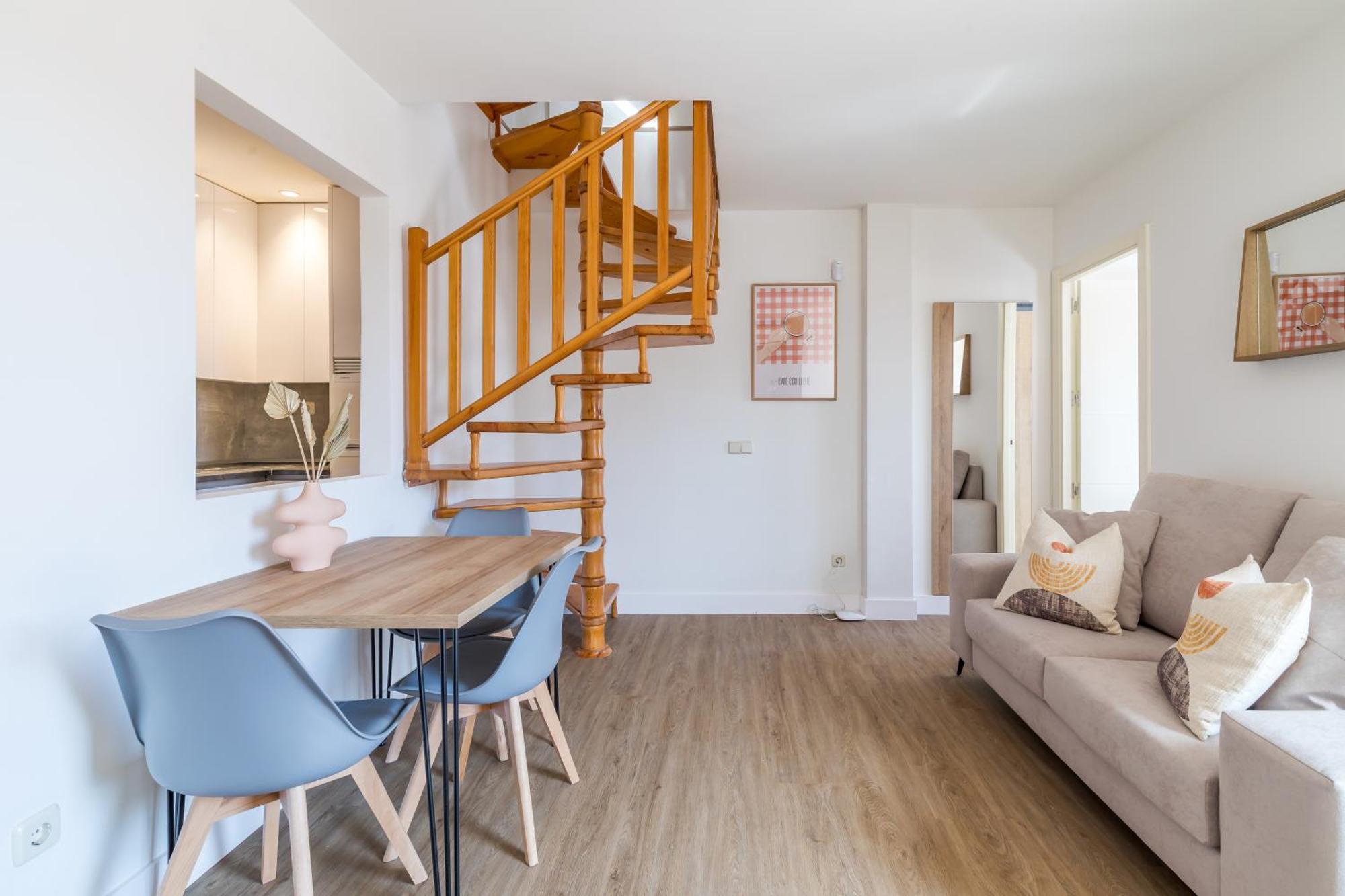 Caterina Cuatro Torres Apartment *