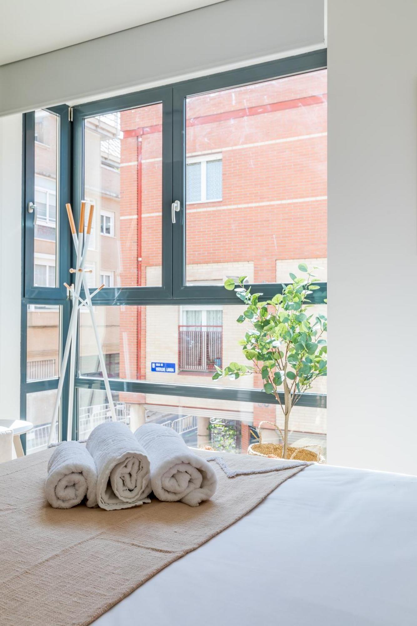Caterina Cuatro Torres Apartment *