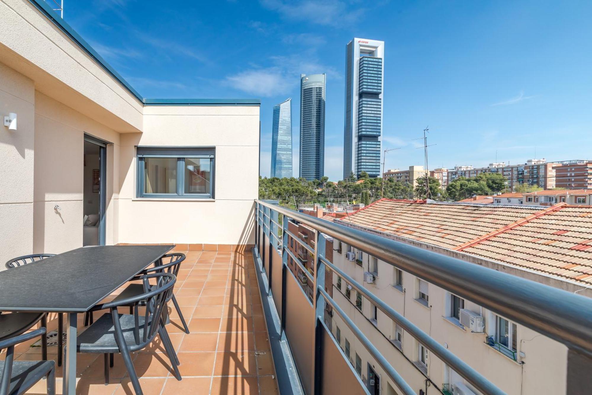 Caterina Cuatro Torres Apartment Madrid