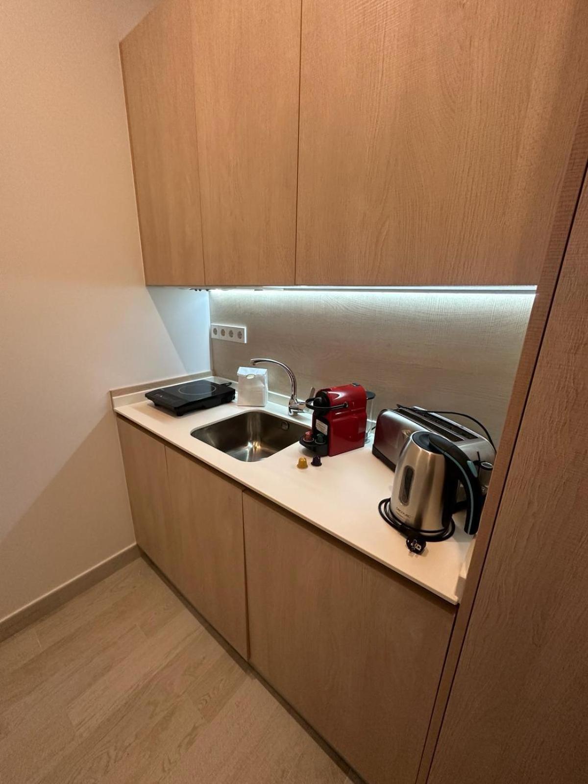 Casa De Huespedes Almirante Apartamento Madri