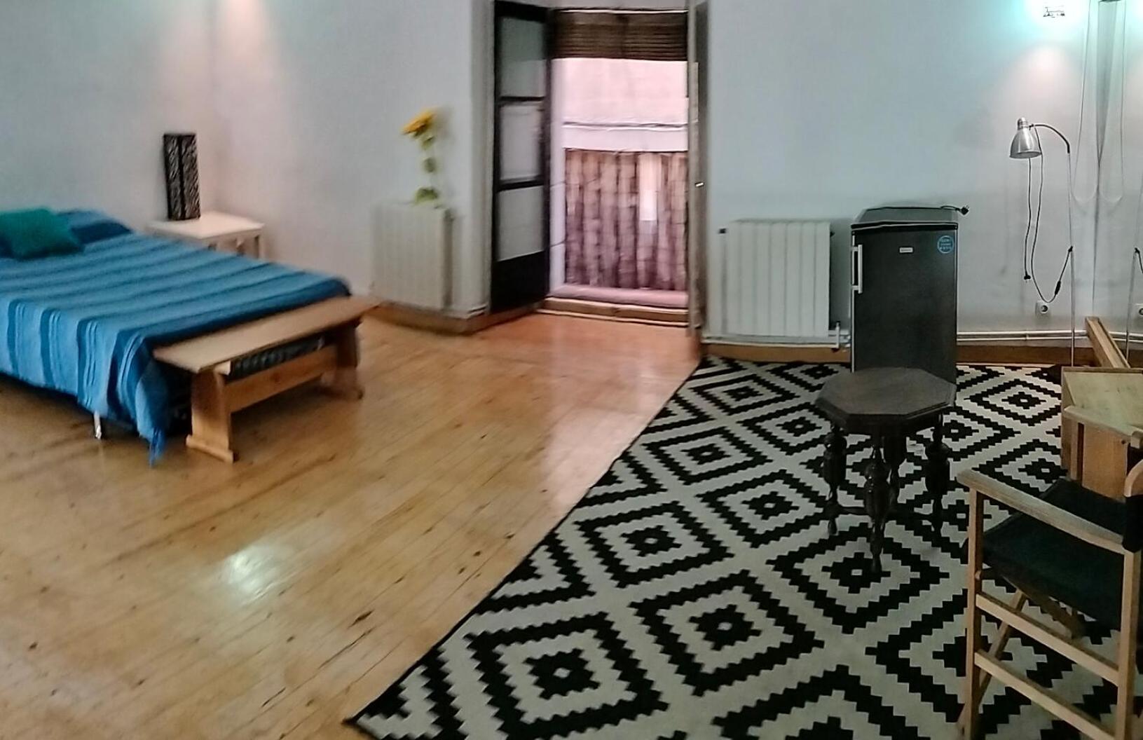 Gran Con Balcon En Tirso De Molina Madrid