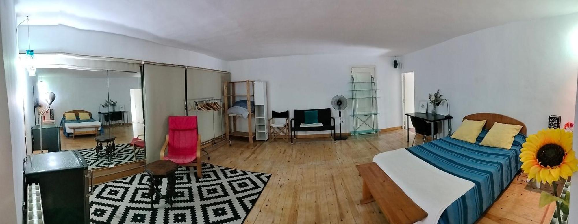 Gran Con Balcon En Tirso De Molina Homestay Madrid