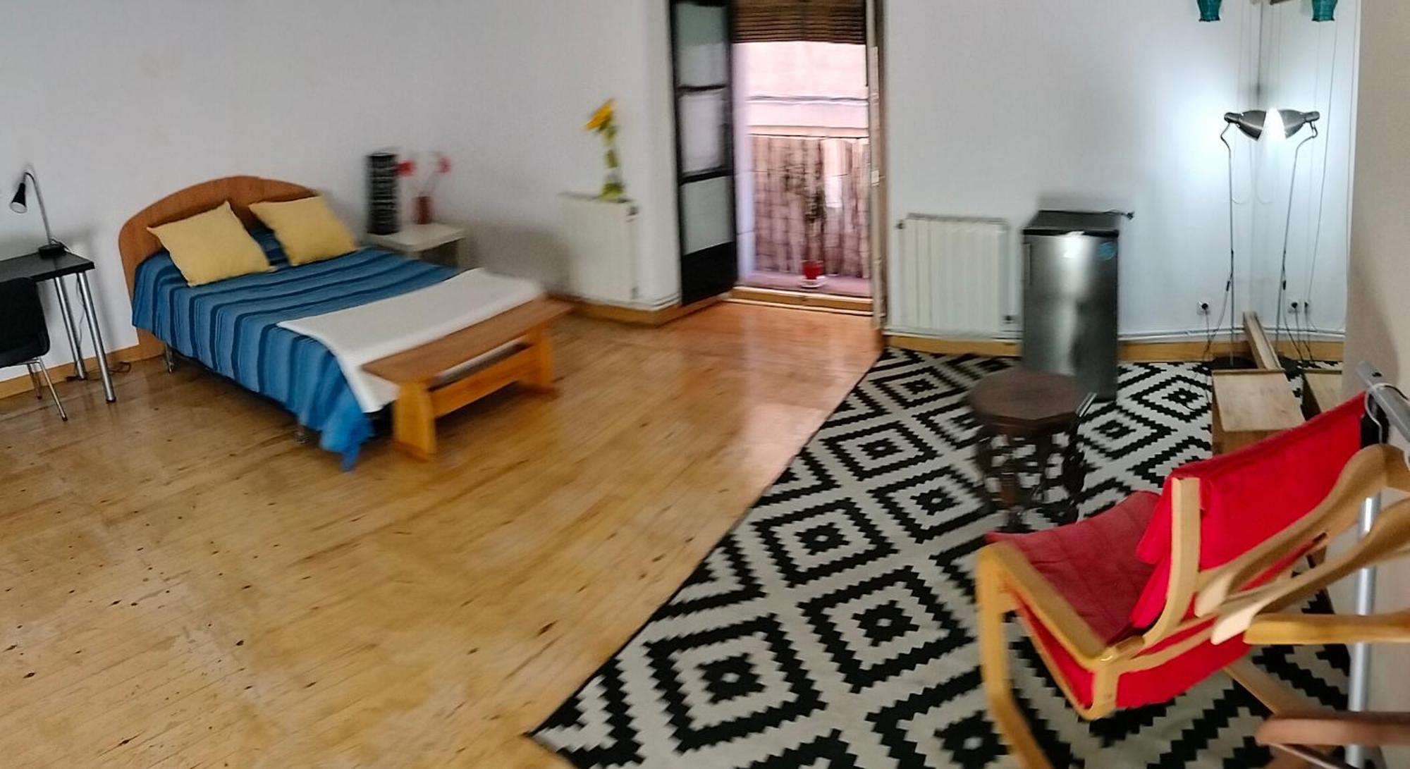 Gran Con Balcon En Tirso De Molina