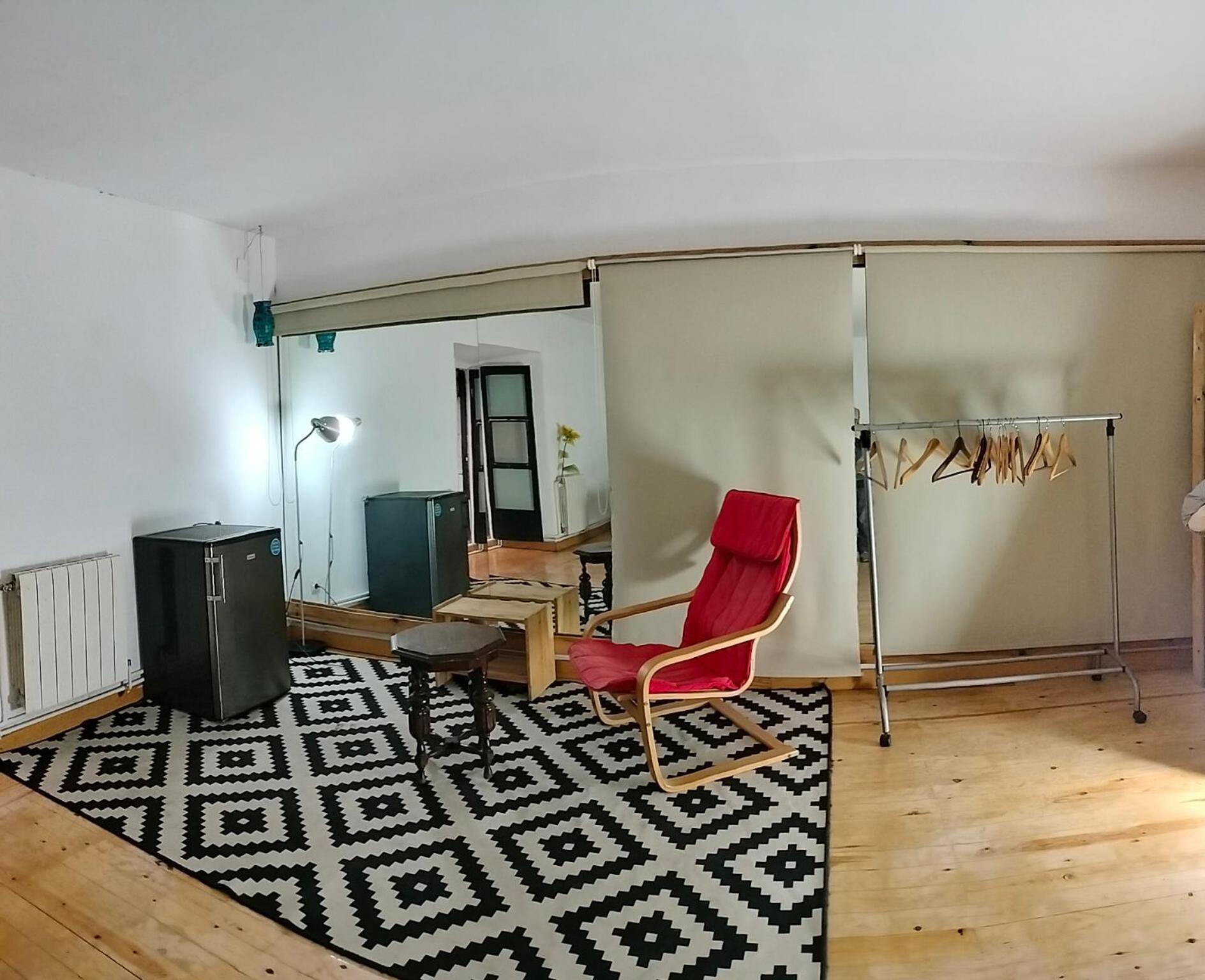 Gran Con Balcon En Tirso De Molina * Madrid