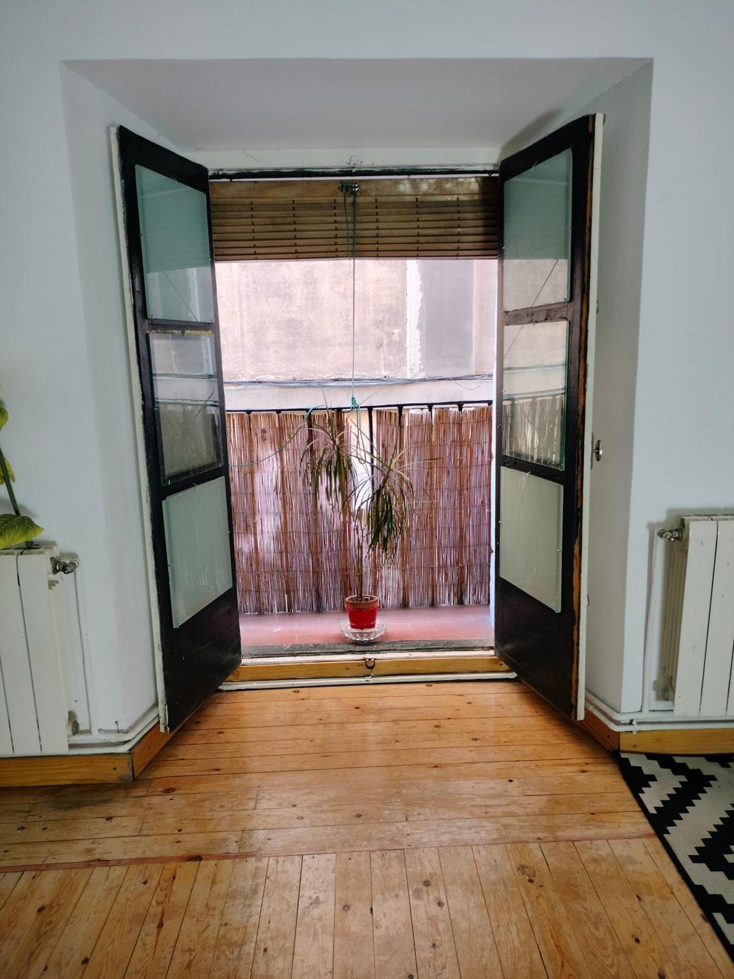 Homestay Gran Con Balcon En Tirso De Molina Madrid