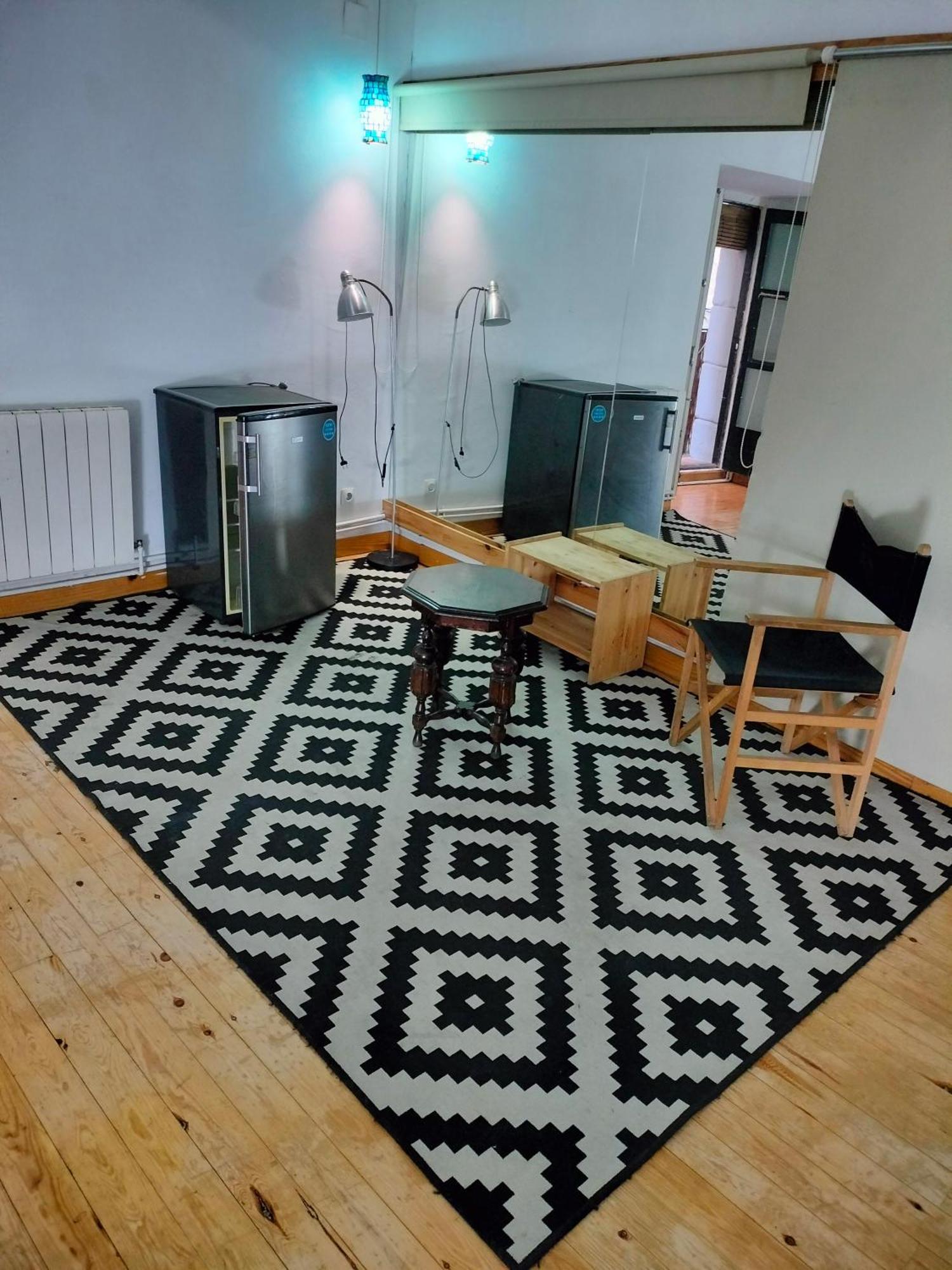 Homestay Gran Con Balcon En Tirso De Molina