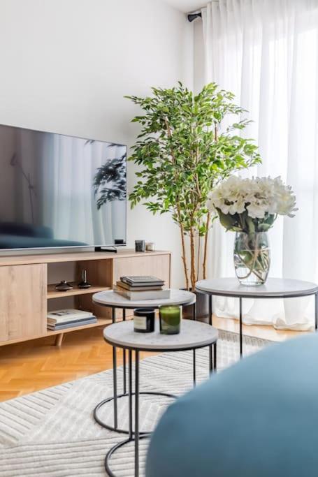 Apartamento Con Parking Y Piscina *