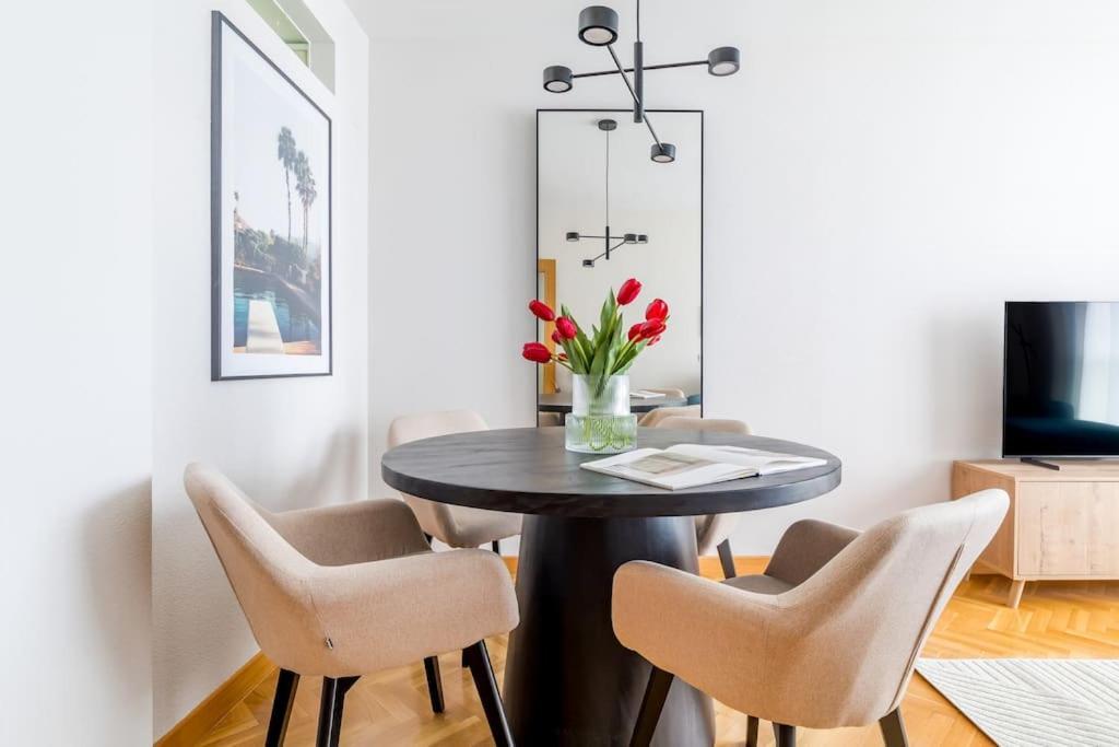 Apartment Con Parking Y Piscina