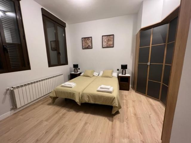 Atocha3 Superb Location - 4bedrooms 2 Baths Apartment Madrid