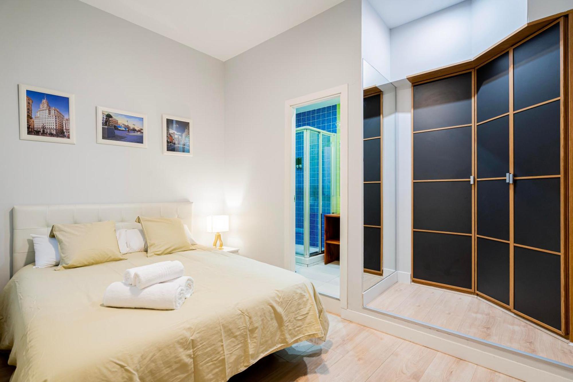 Apartment Atocha3 Superb Location - 4bedrooms 2 Baths *