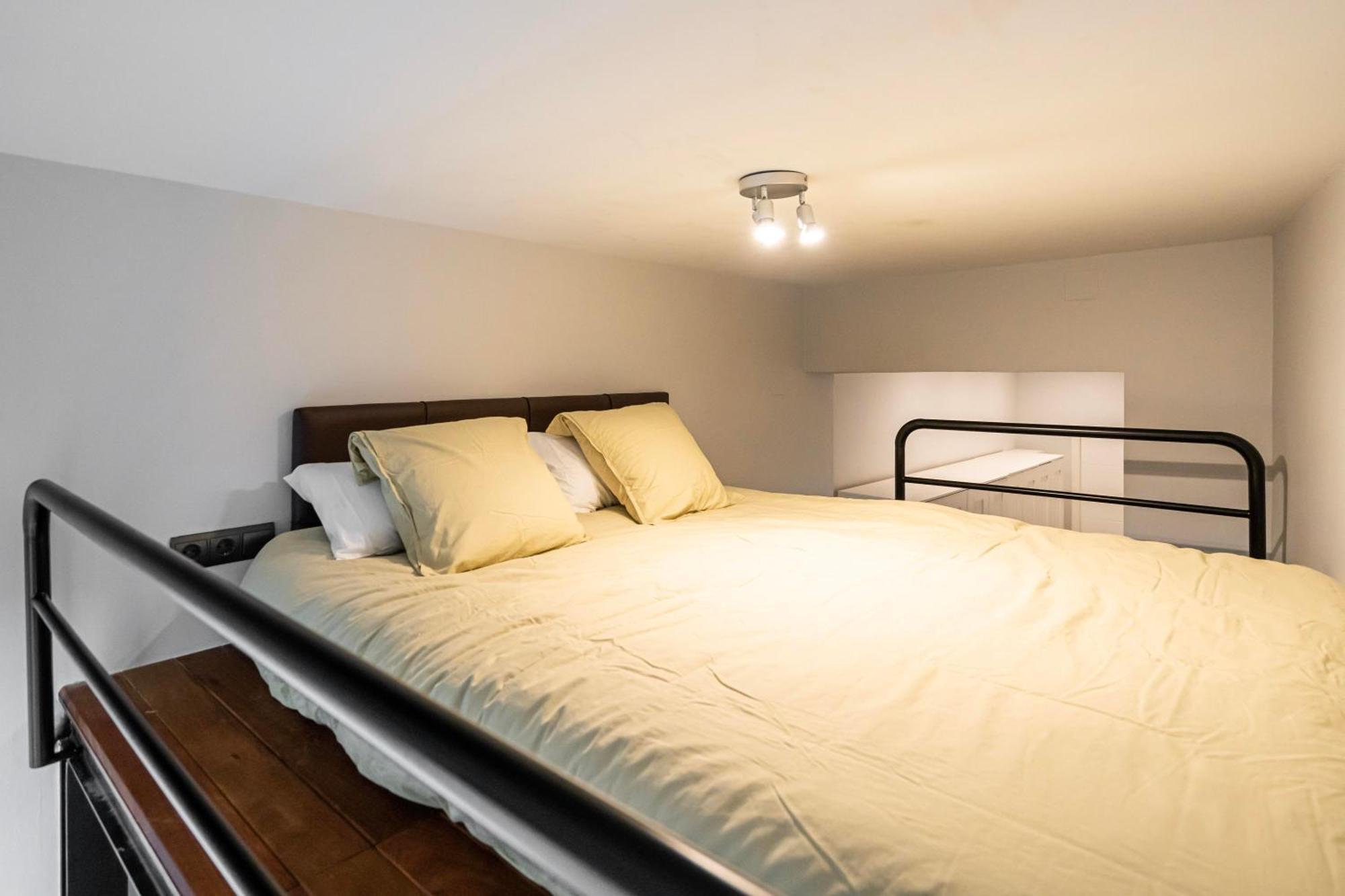 Apartment Atocha3 Superb Location - 4bedrooms 2 Baths *