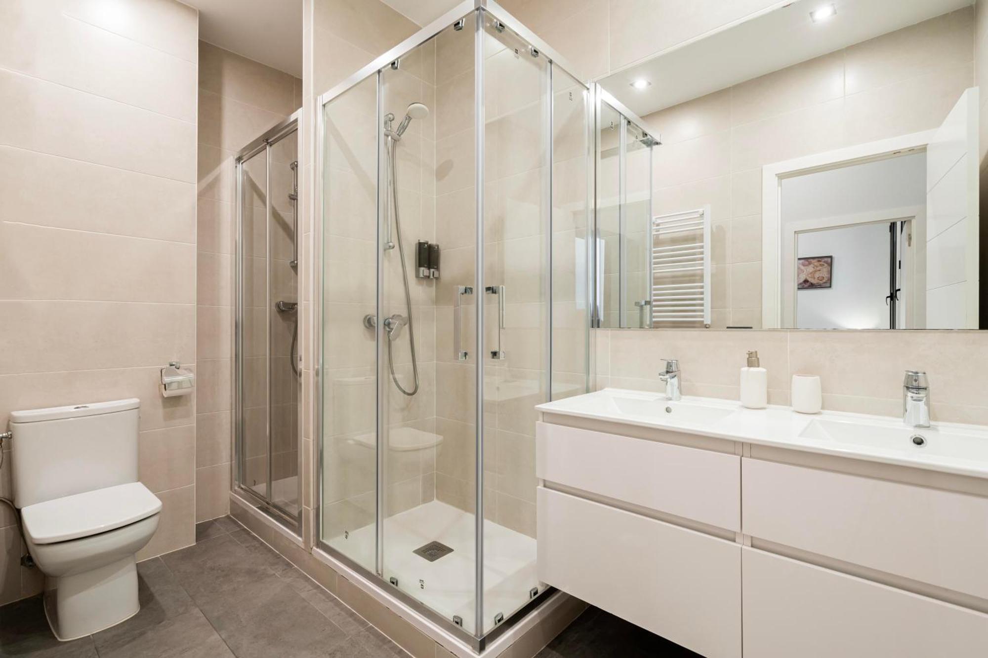 Apartment Atocha3 Superb Location - 4bedrooms 2 Baths *