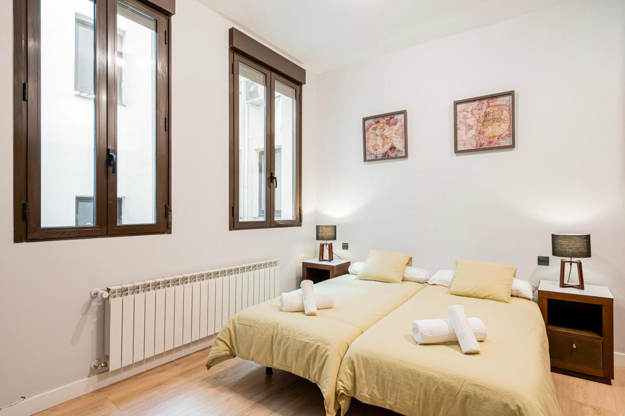 Apartment Atocha3 Superb Location - 4bedrooms 2 Baths *