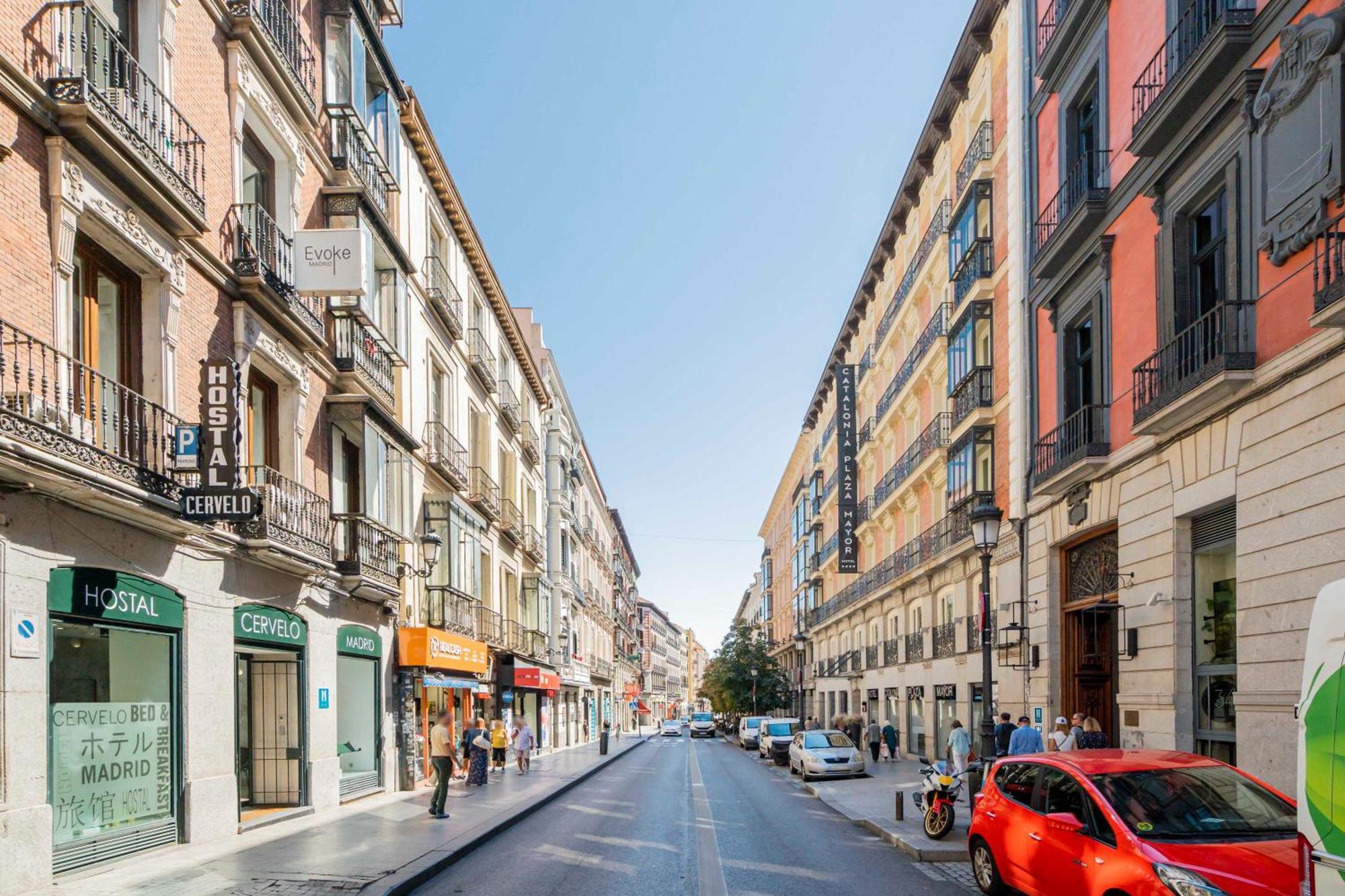 Atocha3 Superb Location - 4bedrooms 2 Baths Apartment Madrid