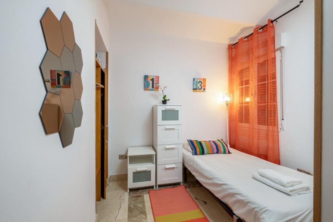 Lejlighed 2 Bedroom 1 Bathroom Furnished - Sol - Cozy Vintage - Mintystay Madrid