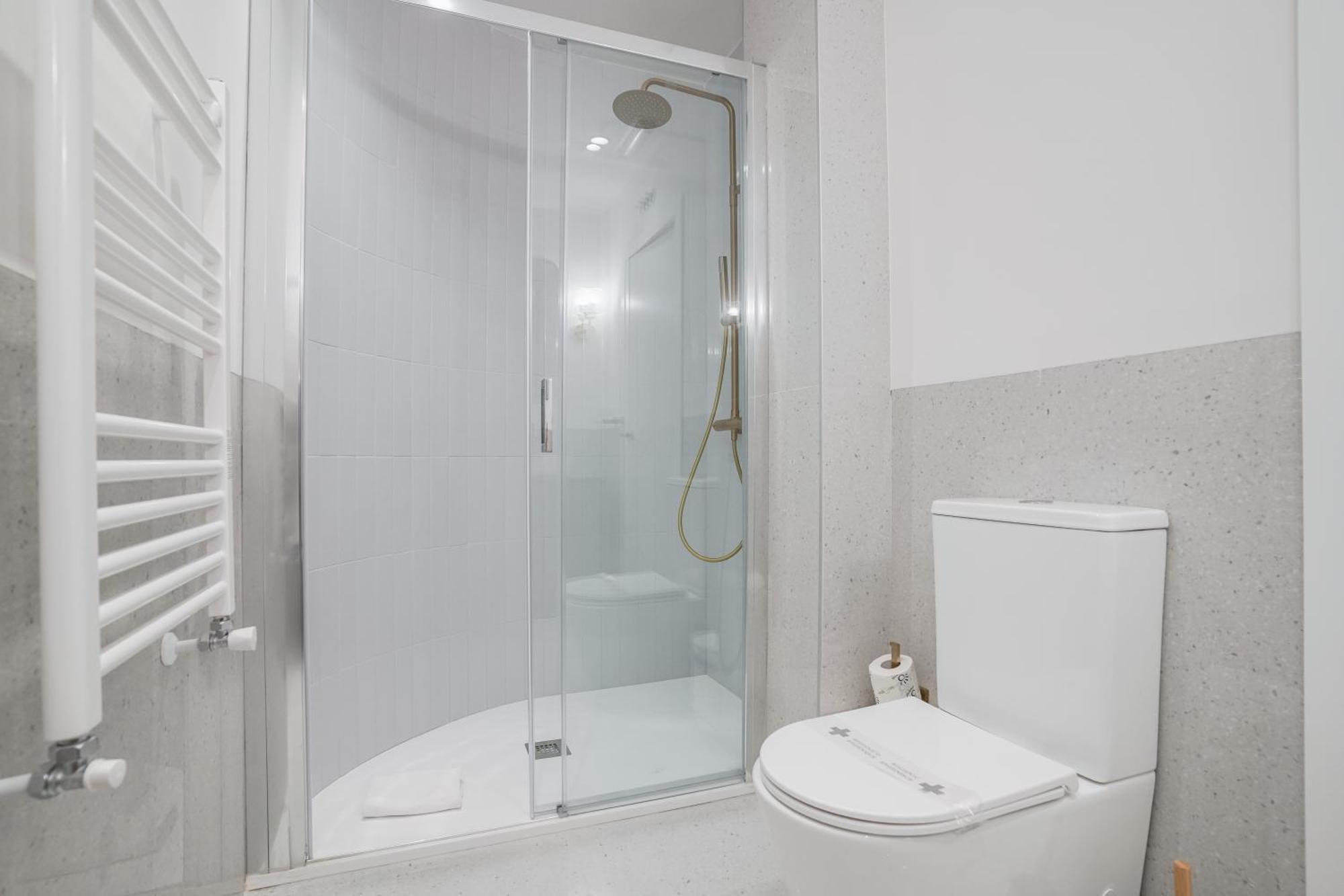 Apartment Amazing Apartment-3bedrooms 3bathrooms-lavapies *