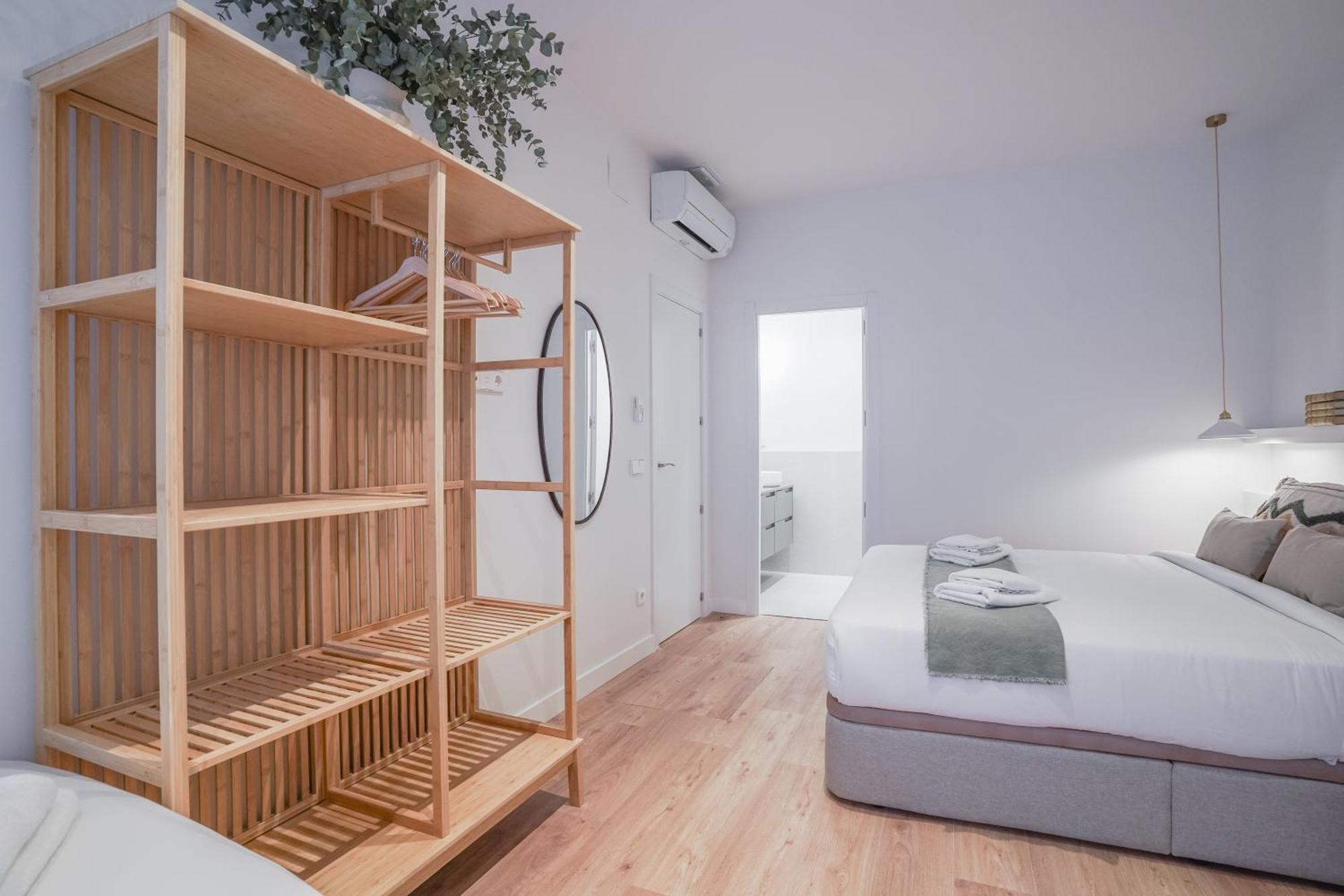 Amazing Apartment-3bedrooms 3bathrooms-lavapies *