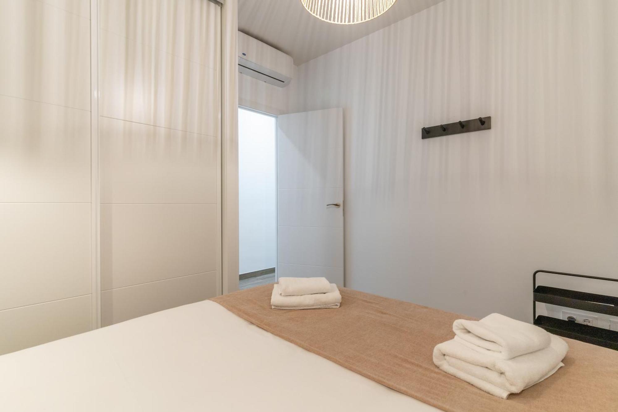 Spacious Modern-2bedrooms 2bathrooms-chamberi Apartment Madrid