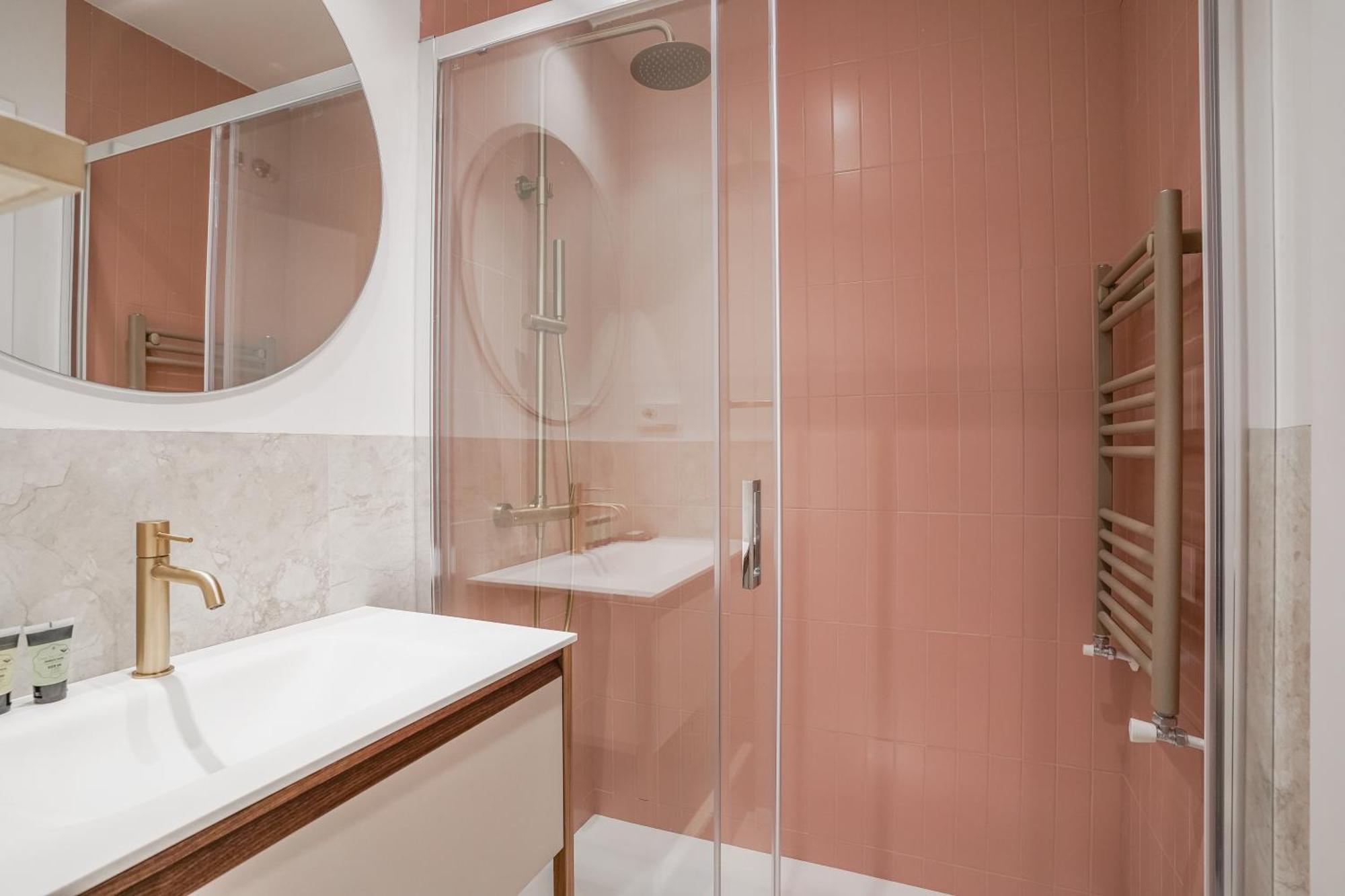 Amazing Apartment-3bedrooms 3bathrooms-lavapies *