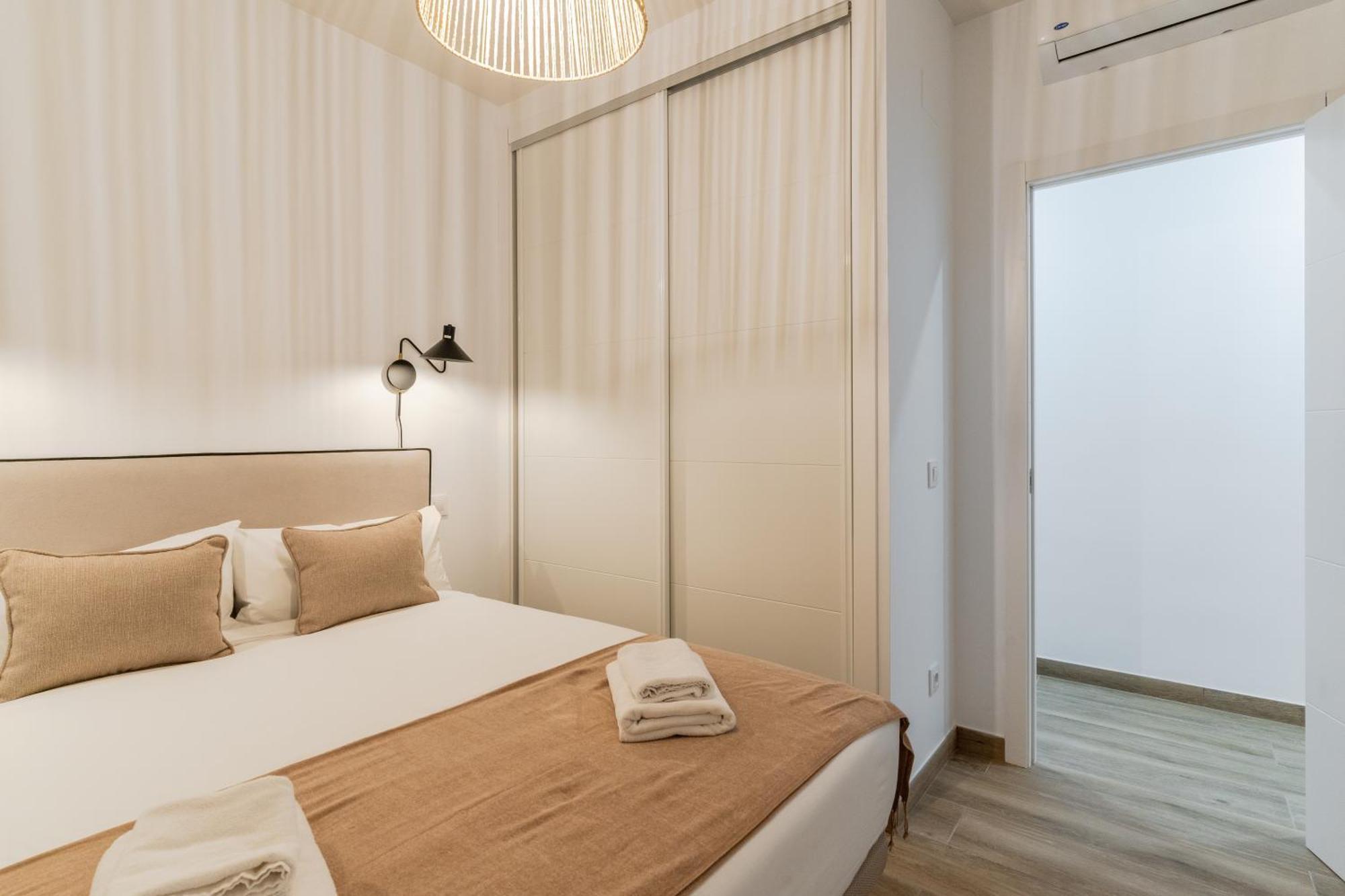 Spacious Modern-2bedrooms 2bathrooms-chamberi Apartment *