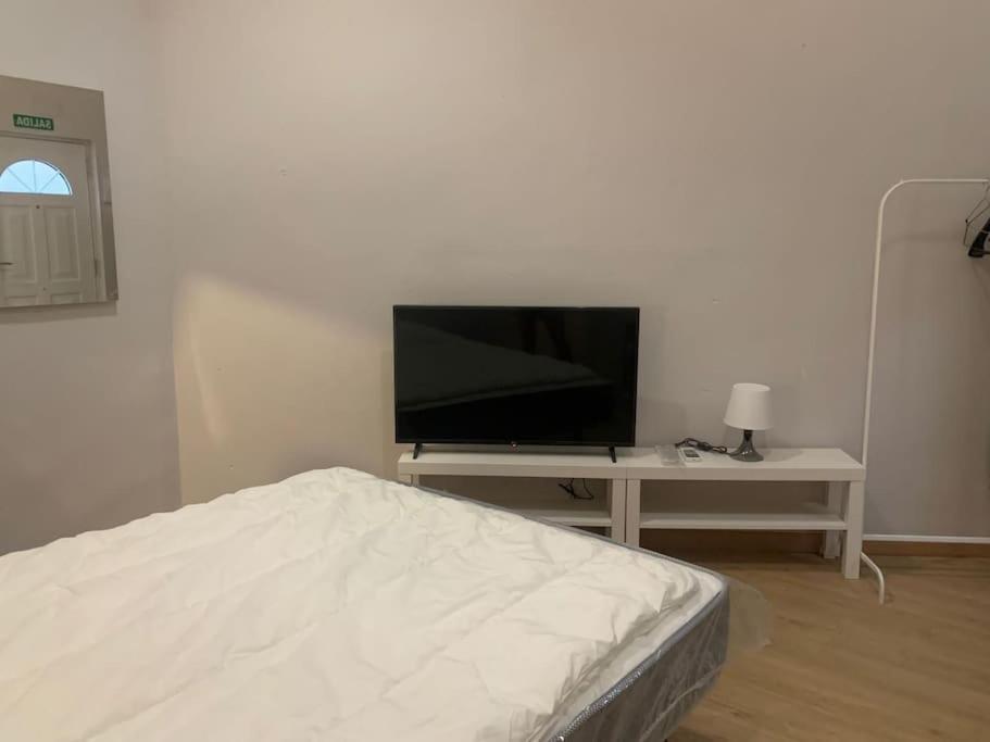 At 20' By Metro From The Centre Apartment *