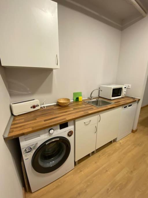 At 20' By Metro From The Centre Apartment