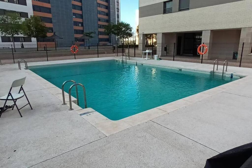 Valdebebas Con Garaje Gimnasio Y Piscina Apartamento