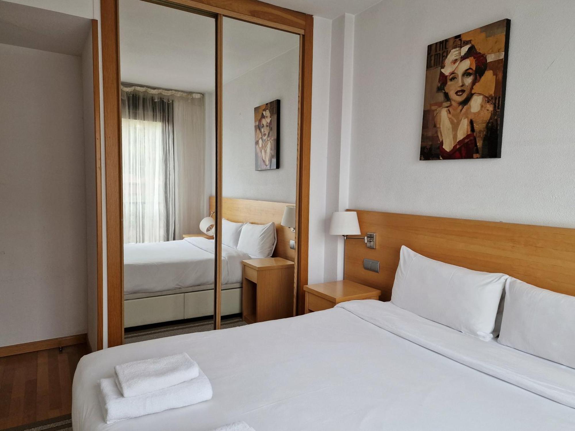 Apartment Samaniego, Piscina Y Garaje Junto Civitas Metropolitano Y Aeropuerto Madrid