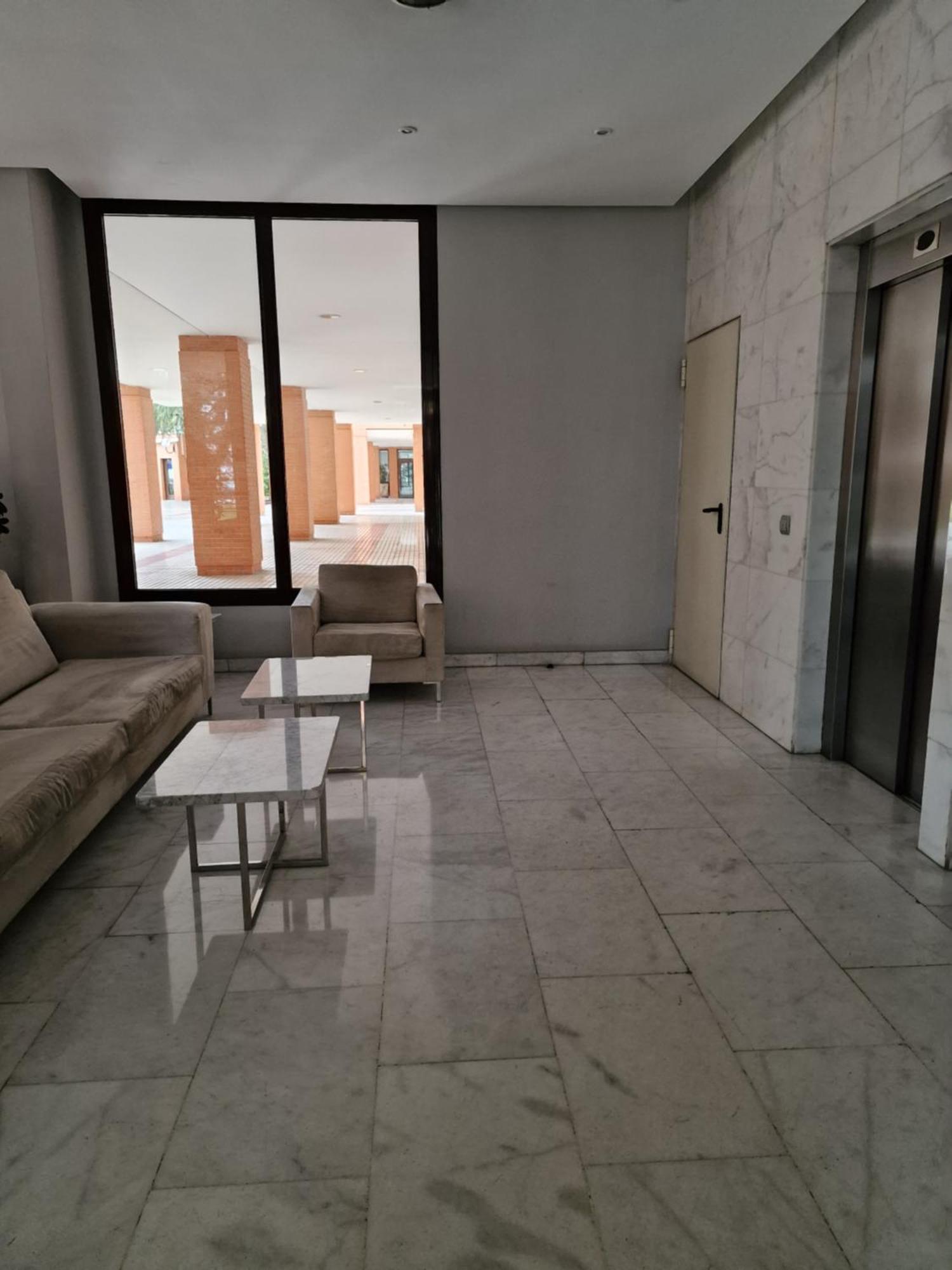 Samaniego, Piscina Y Garaje Junto Civitas Metropolitano Y Aeropuerto *