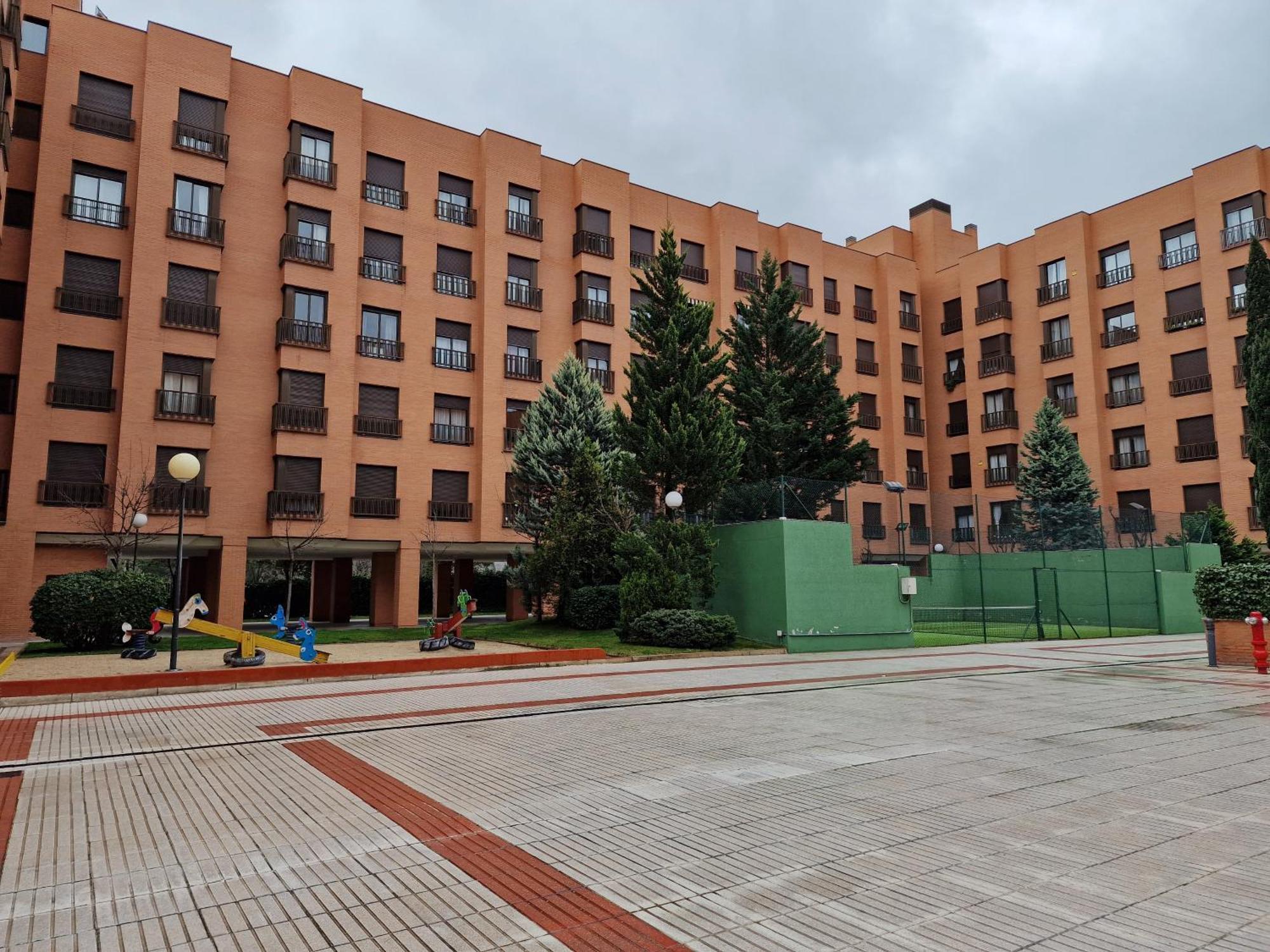 Samaniego, Piscina Y Garaje Junto Civitas Metropolitano Y Aeropuerto Apartment